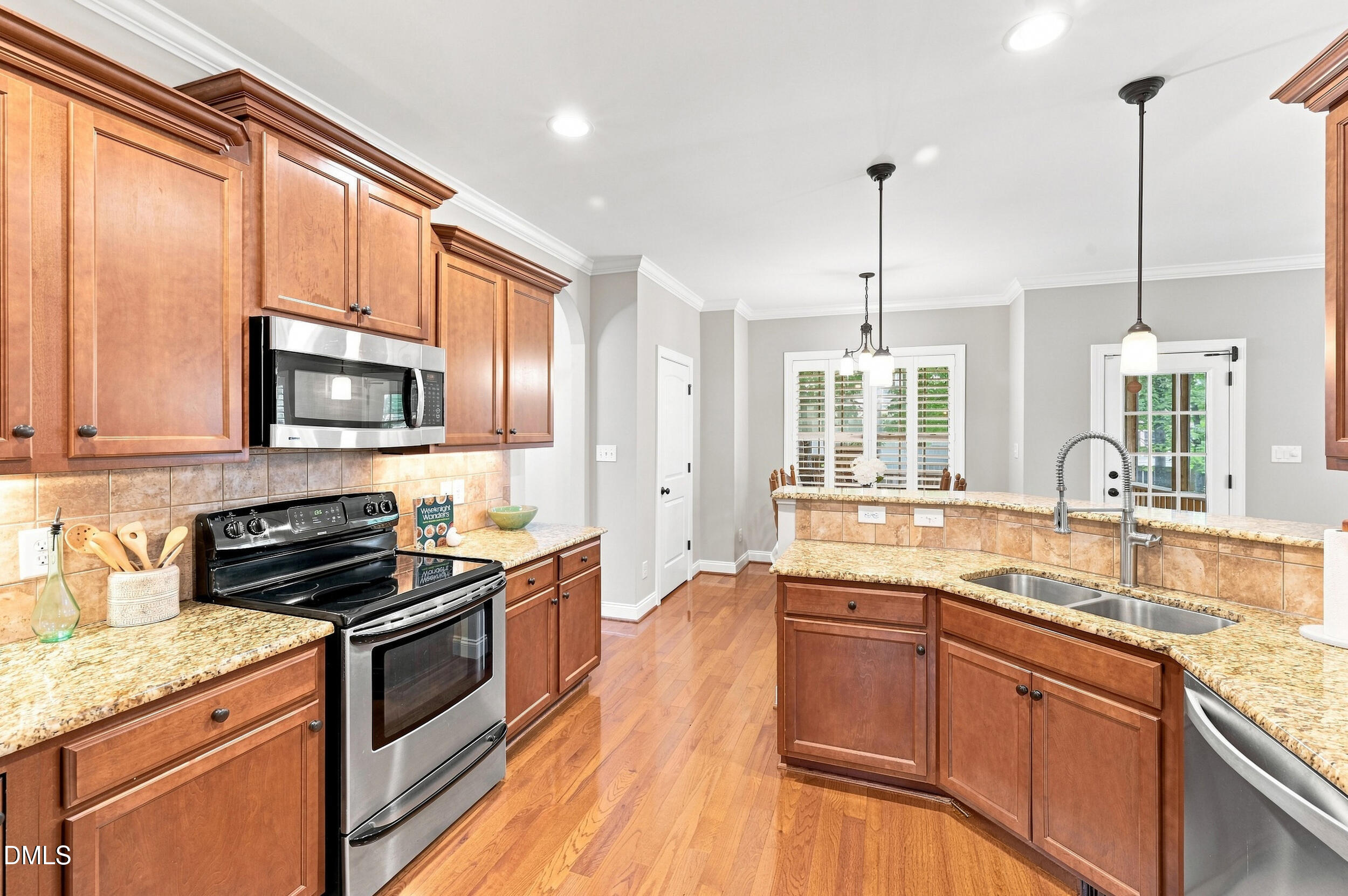 20 James Joyce Court Property Photo 5