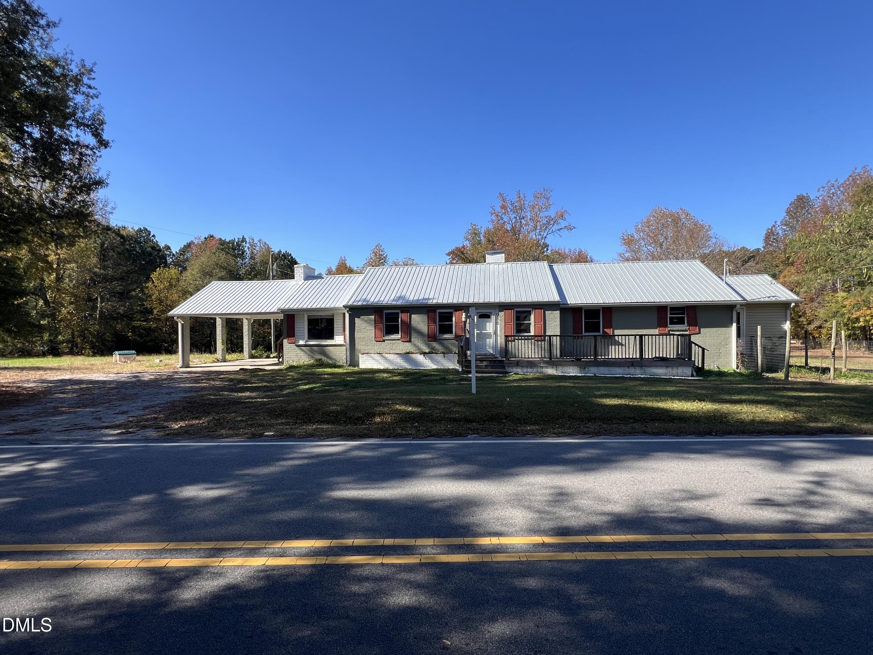 986 N Chavis Road Property Photo 3