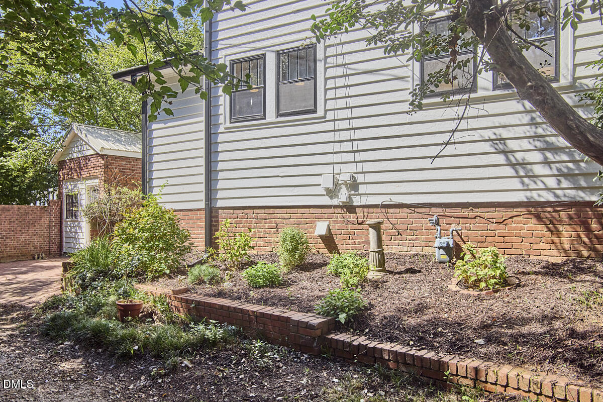 517 Cole Street Property Photo 54
