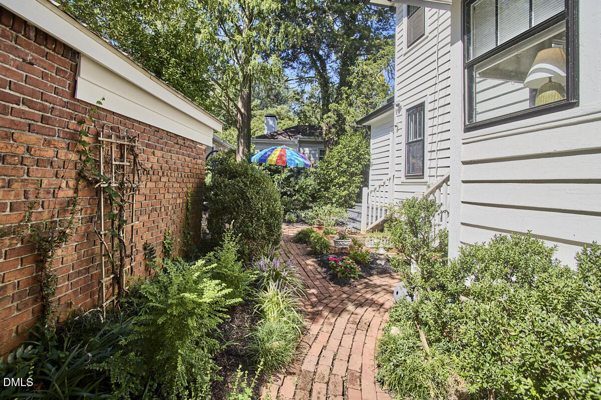 517 Cole Street Property Photo 56
