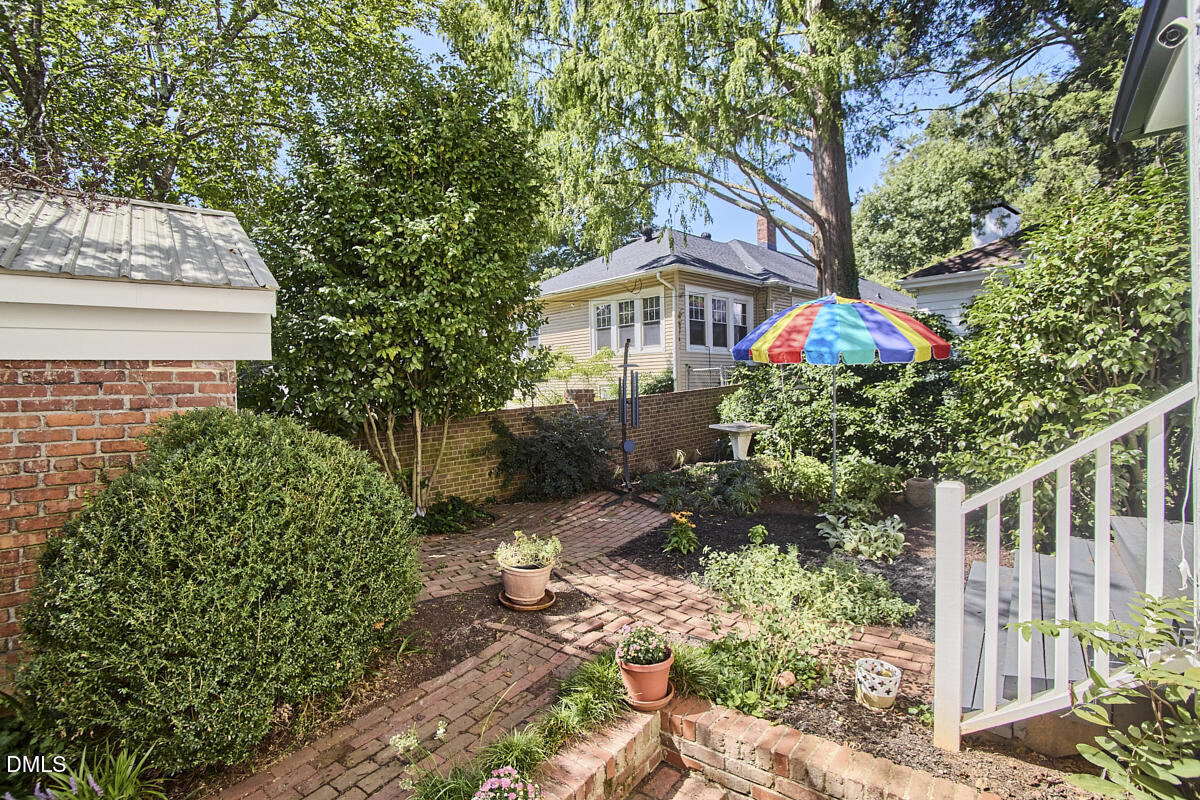 517 Cole Street Property Photo 57