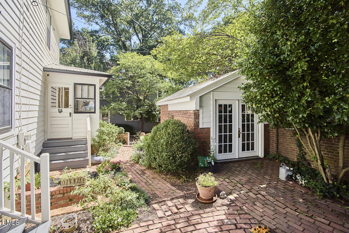 517 Cole Street Property Photo 60