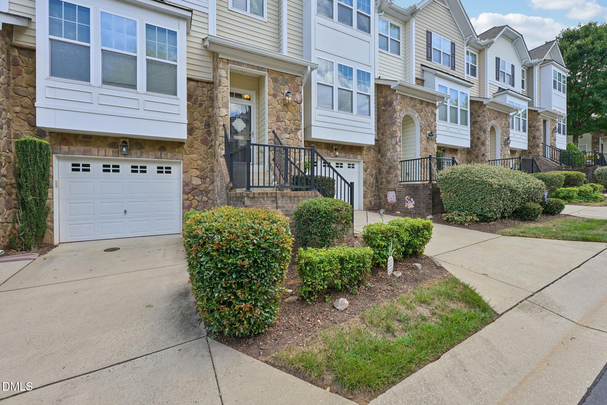 6134 Braidwood Court Property Photo 1