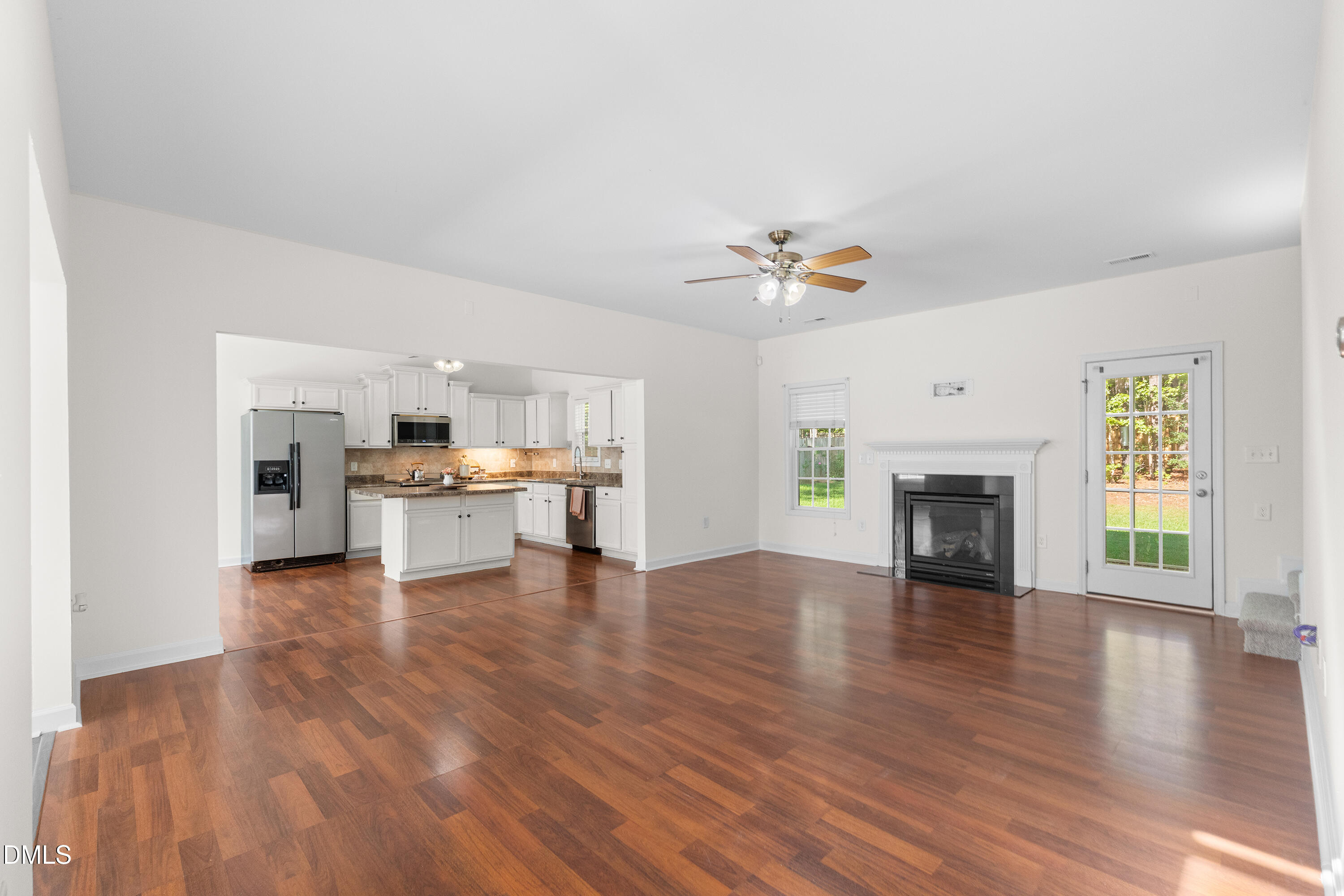 2458 Valley Drive Property Photo 9