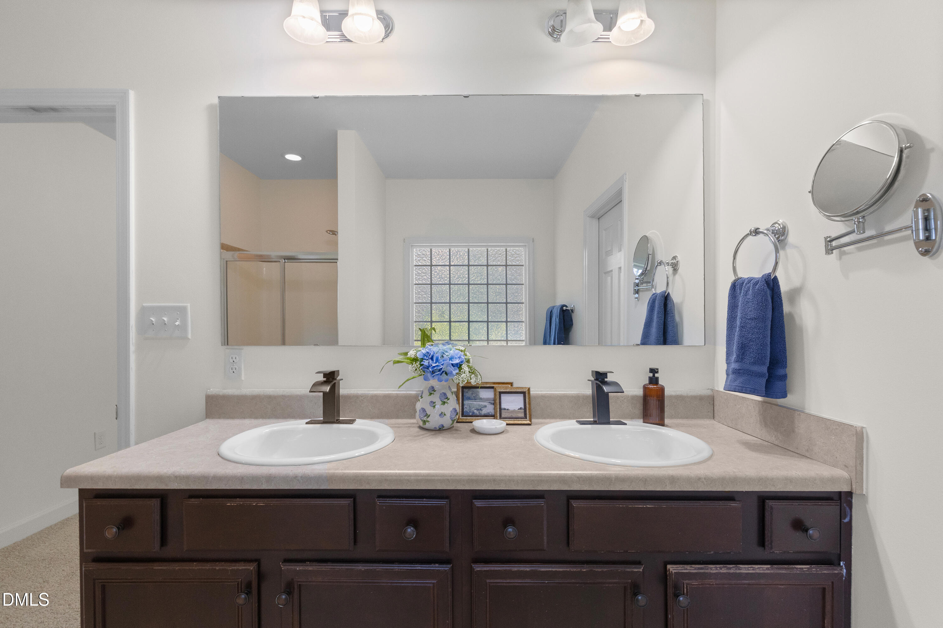 2458 Valley Drive Property Photo 36