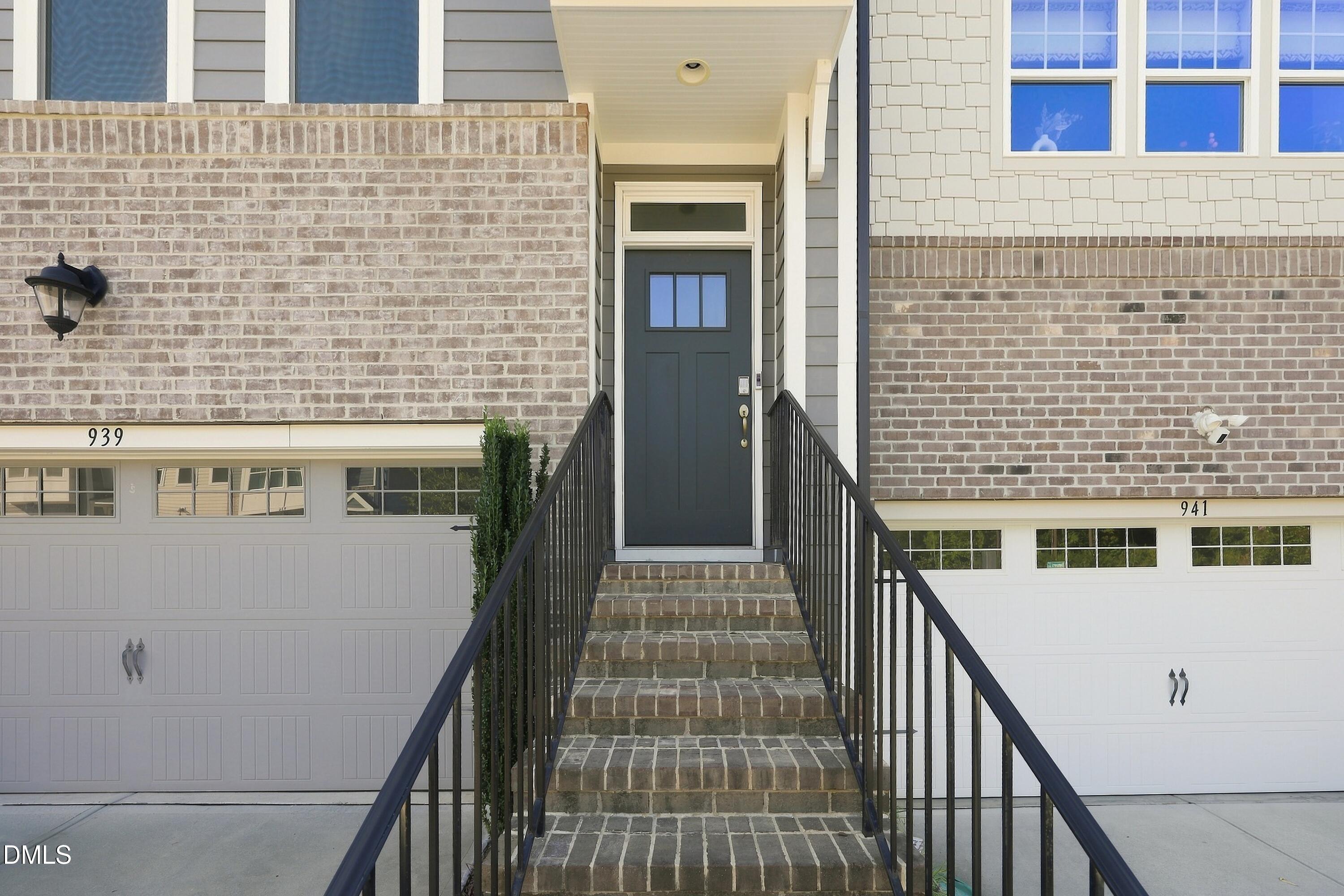 939 Dalton Ridge Place Property Photo 3
