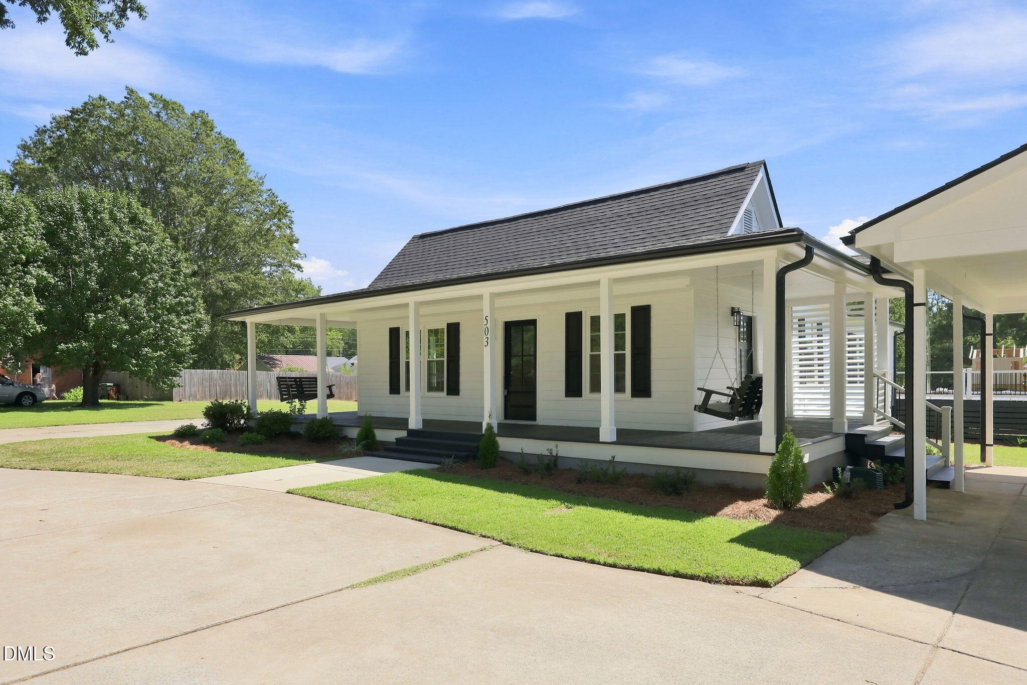 503 Old Post Road Property Photo 3
