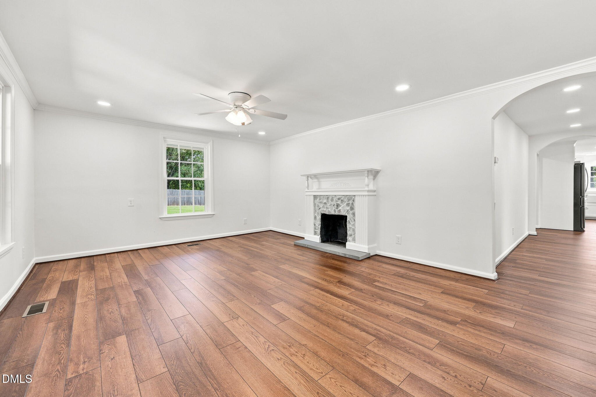 503 Old Post Road Property Photo 4