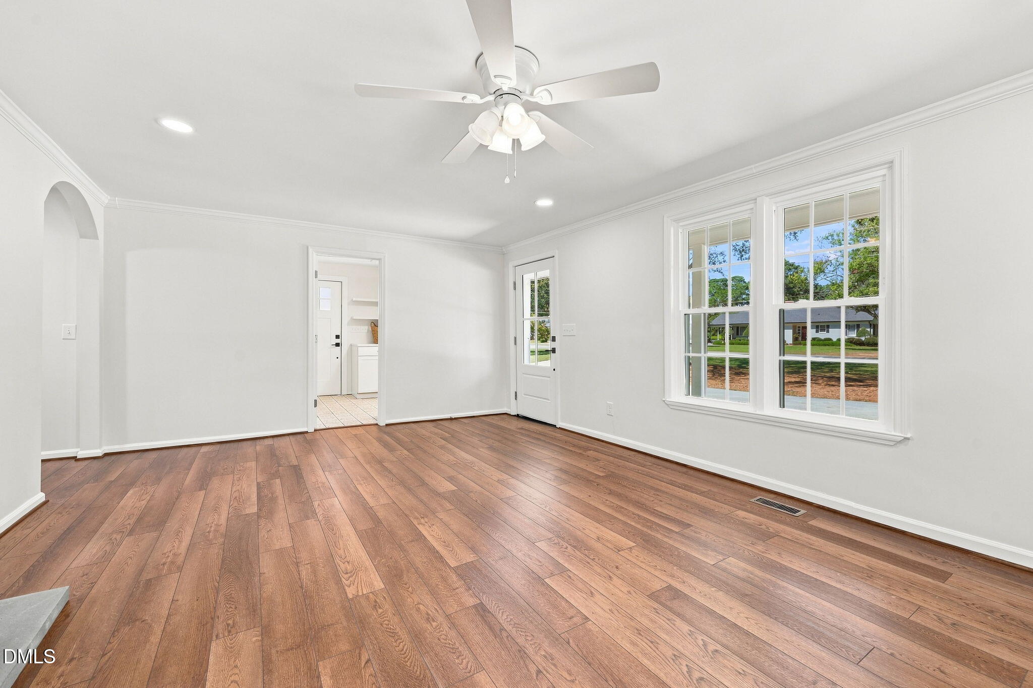 503 Old Post Road Property Photo 6
