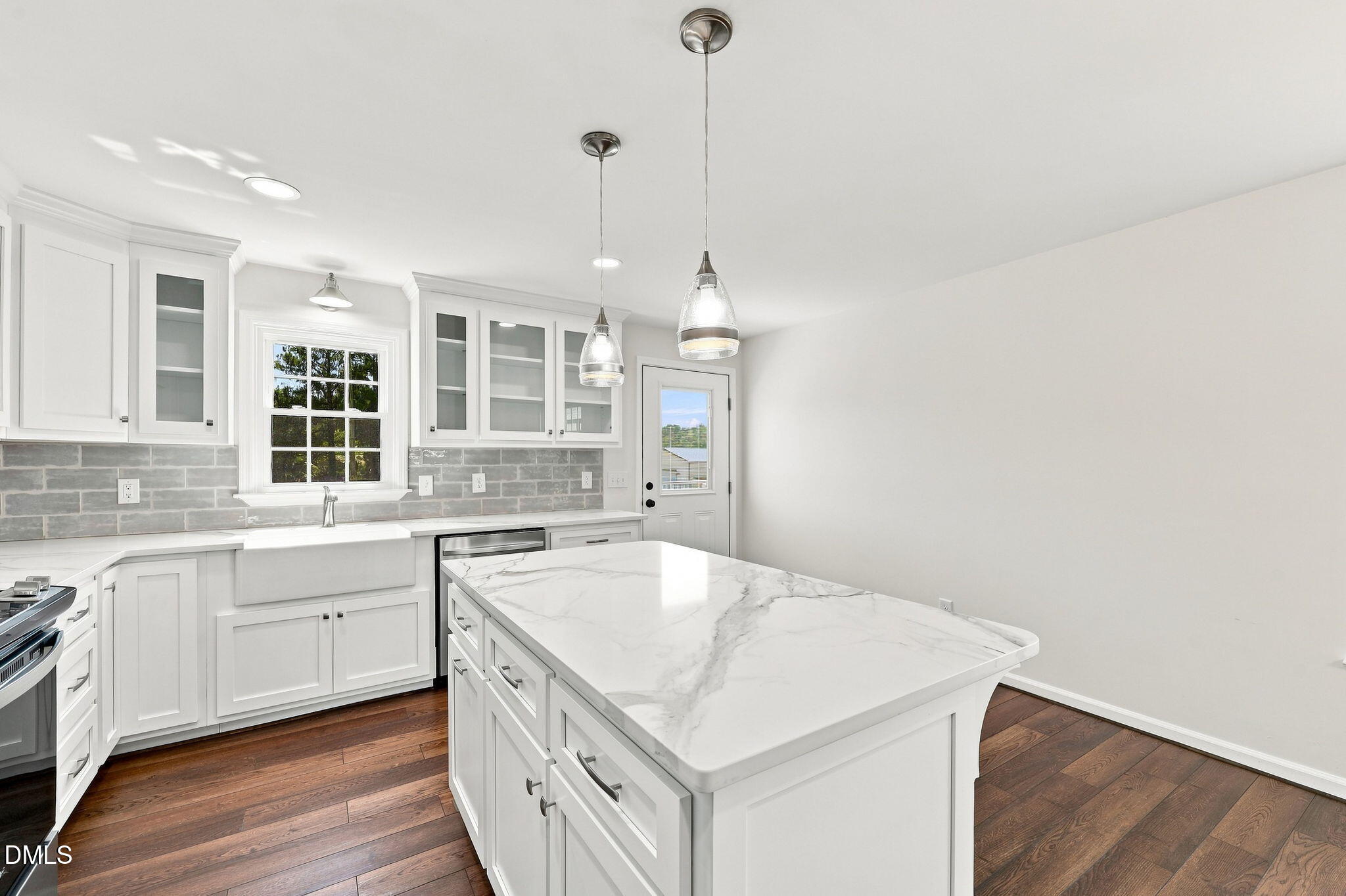 503 Old Post Road Property Photo 12
