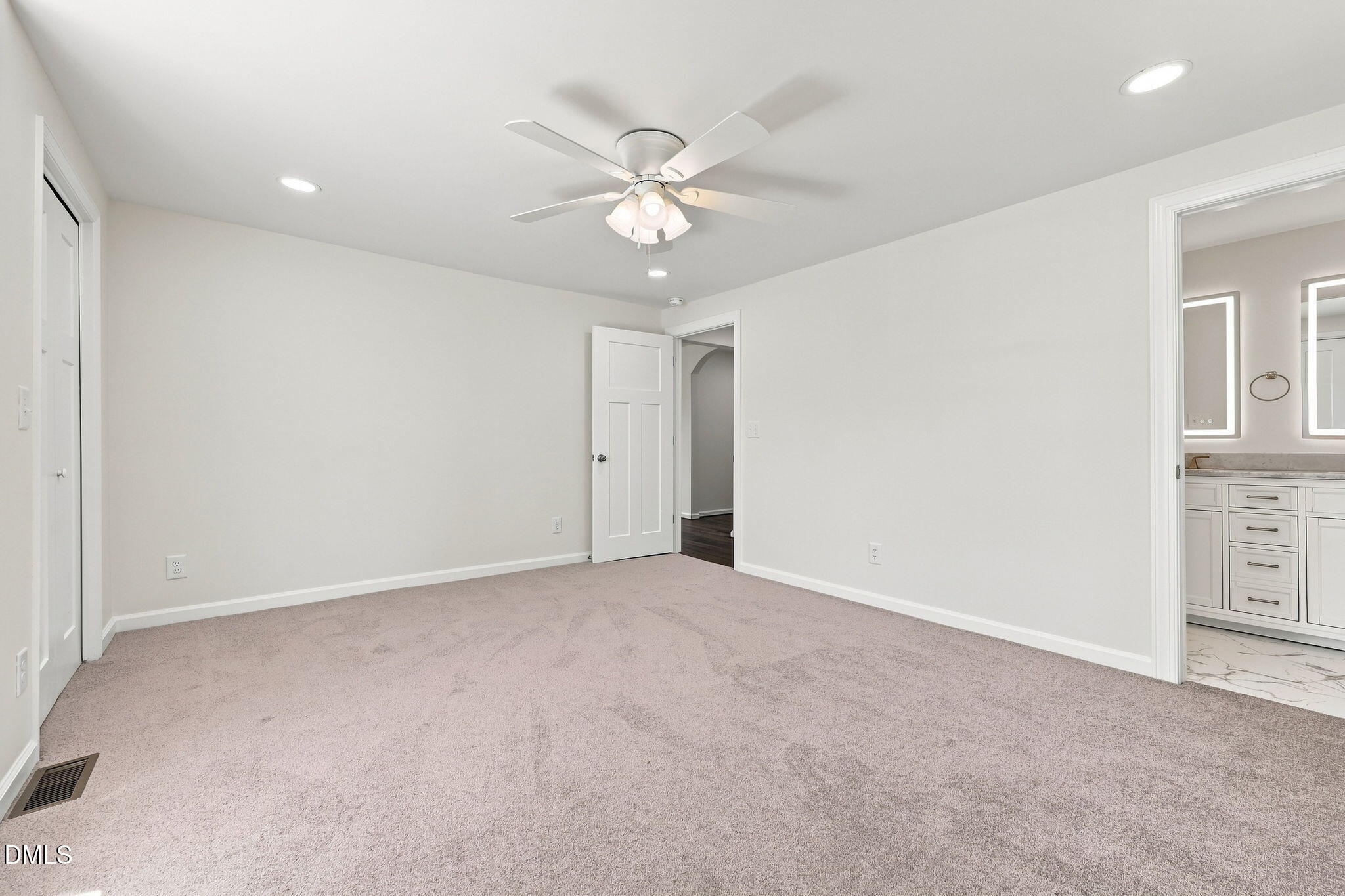 503 Old Post Road Property Photo 29
