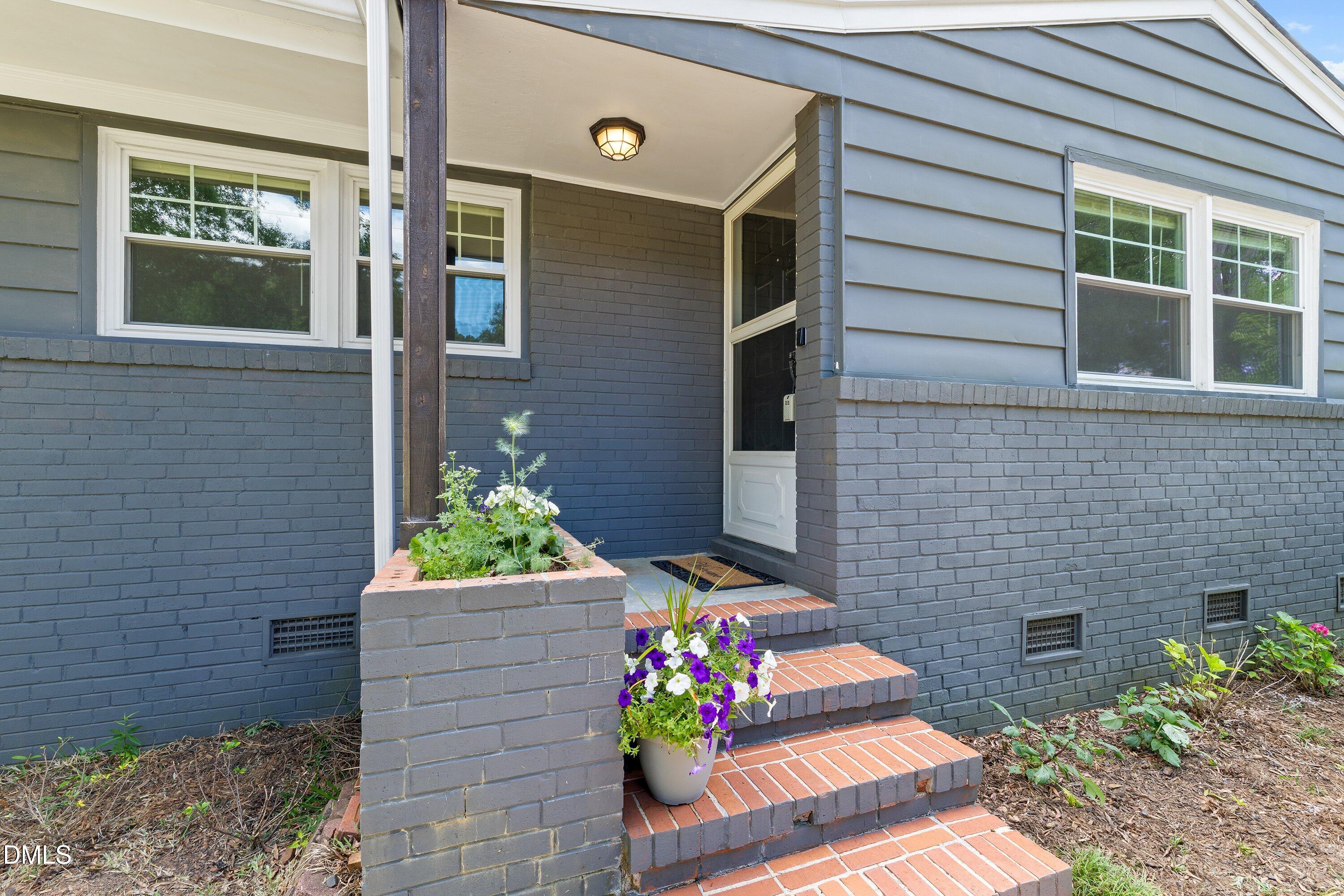 1006 Barbara Drive Property Photo 2