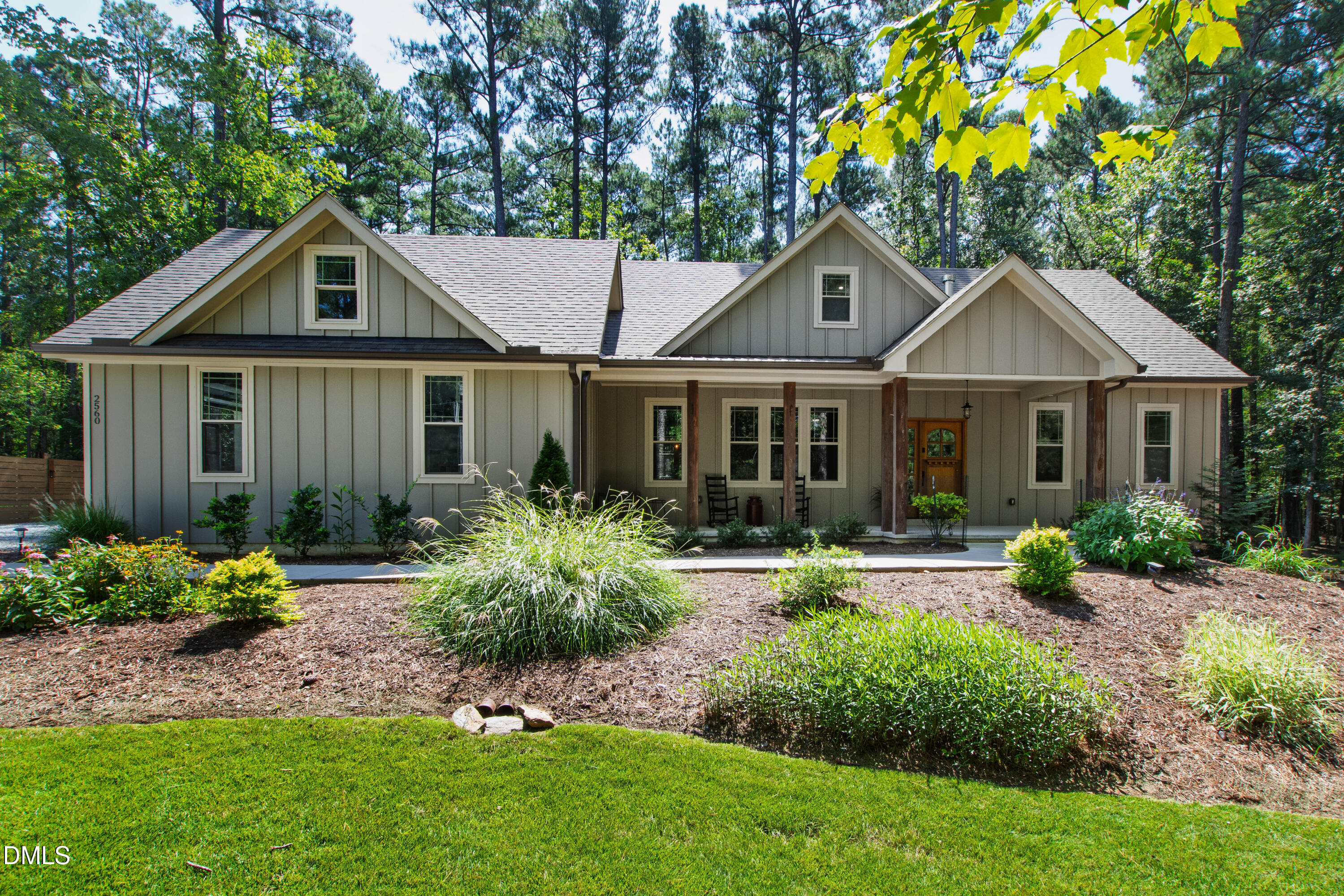 2560 New Hope Drive Property Photo 1