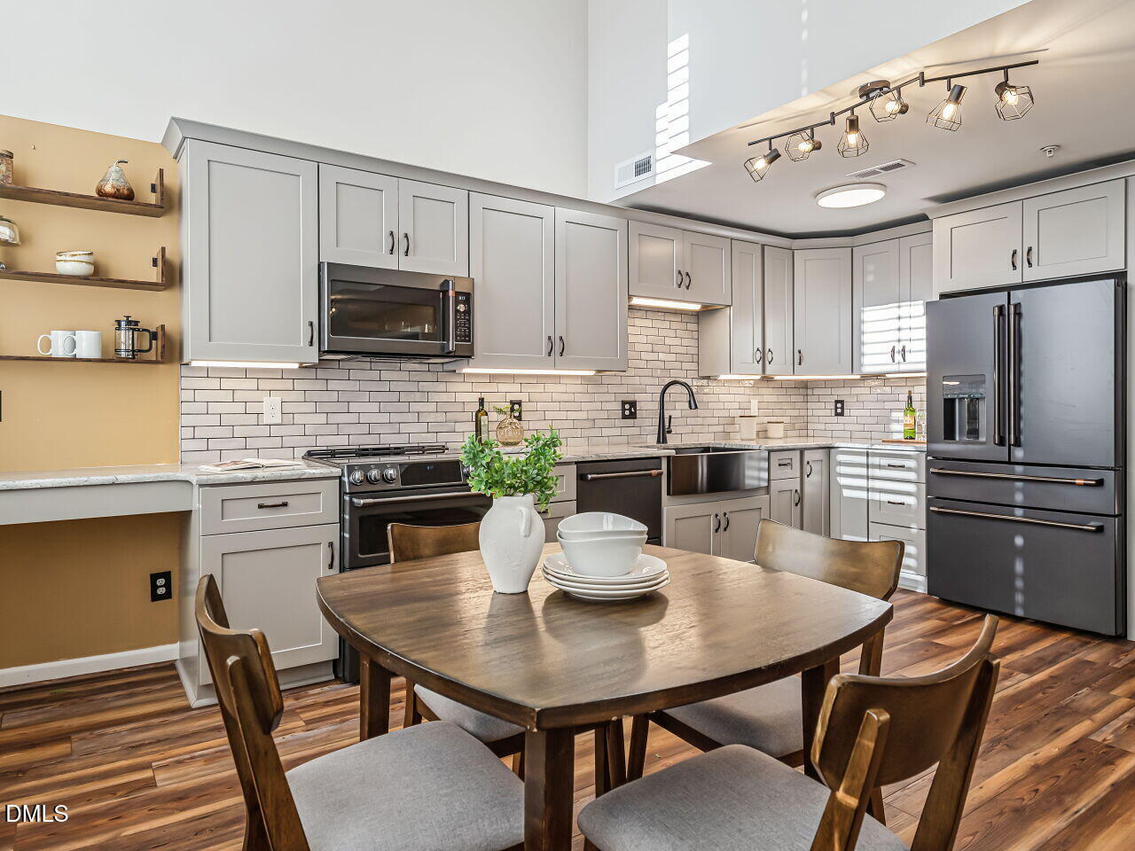 614 Capital Boulevard 222