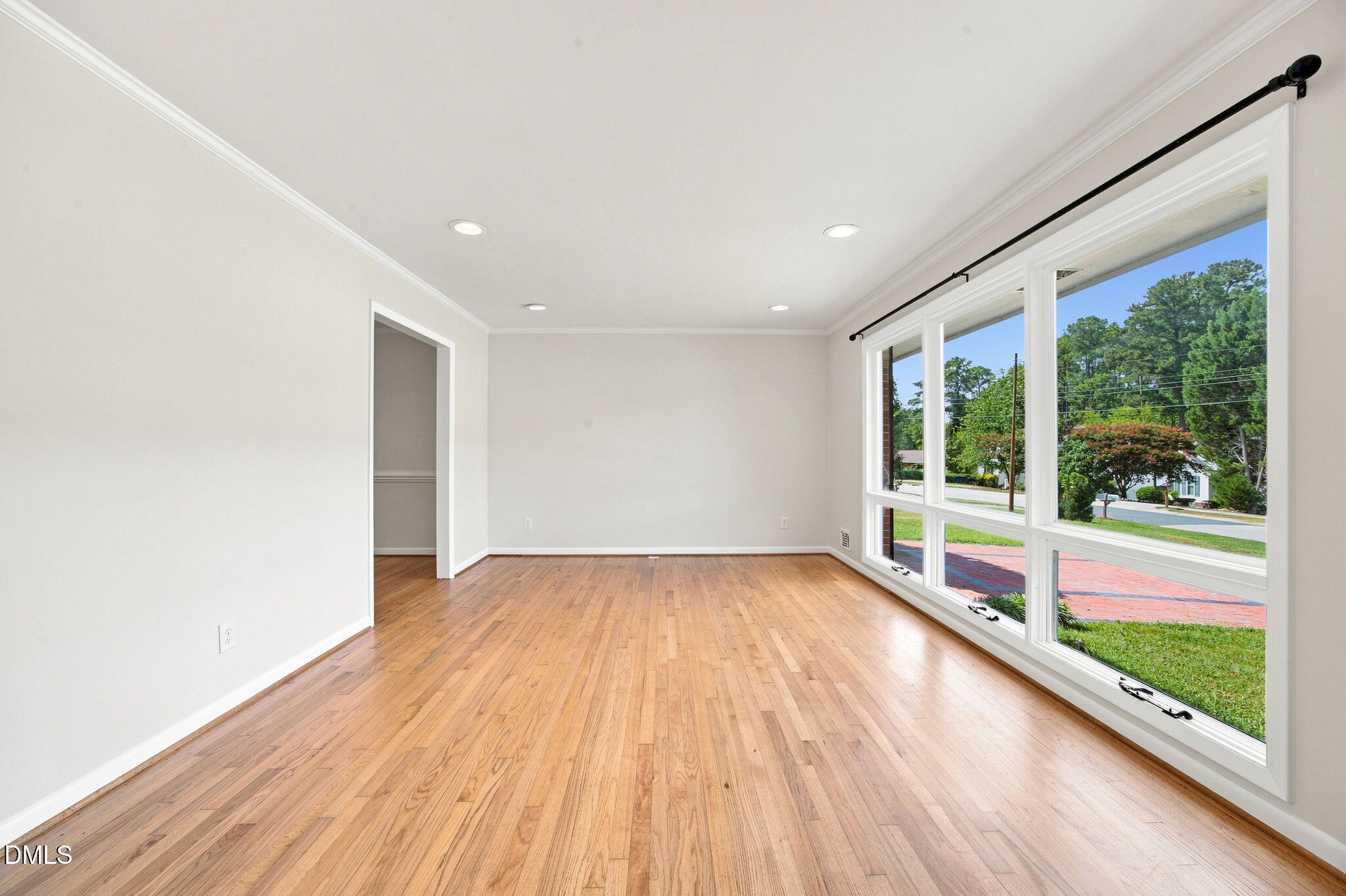 3512 Neptune Drive Property Photo 3