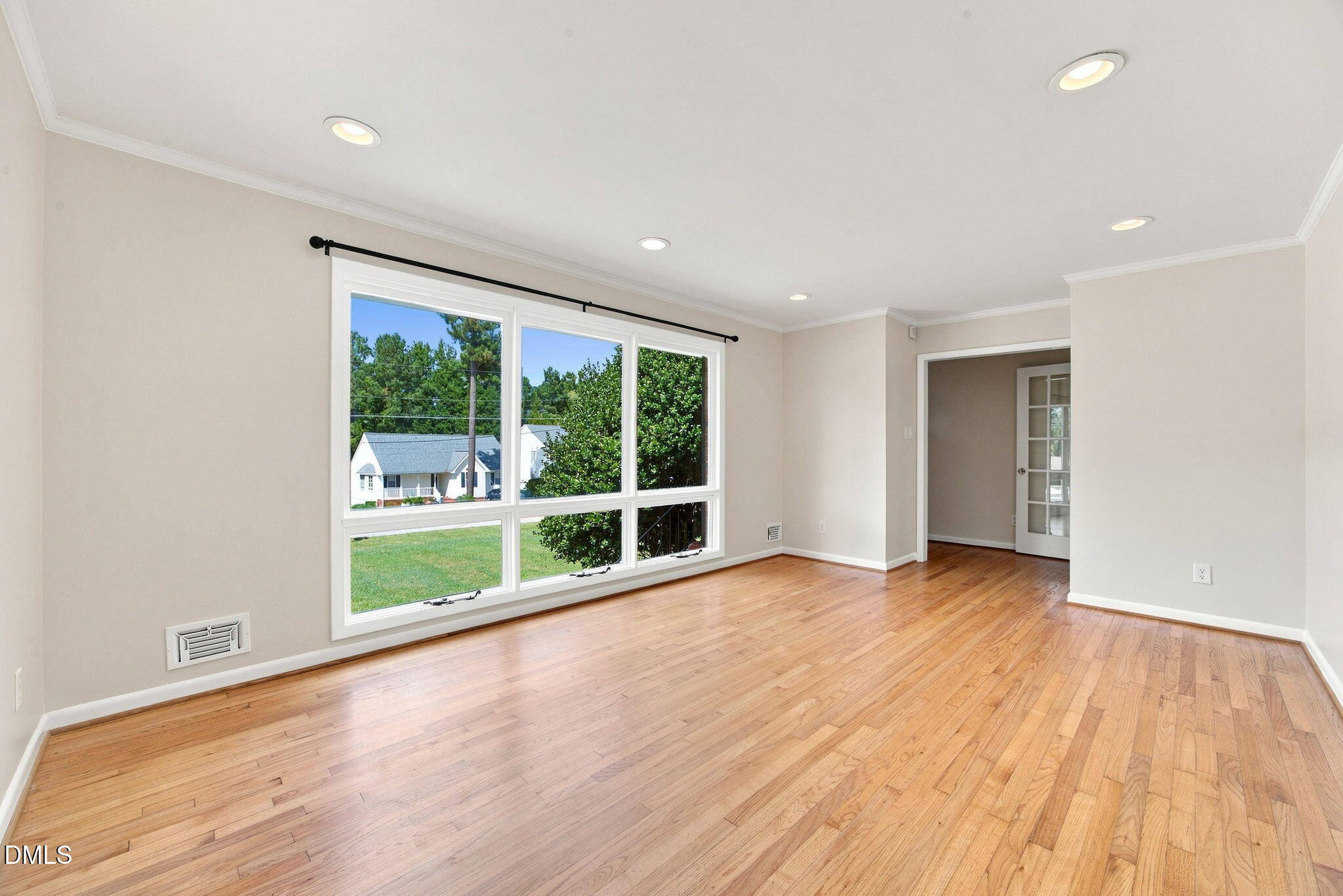 3512 Neptune Drive Property Photo 8