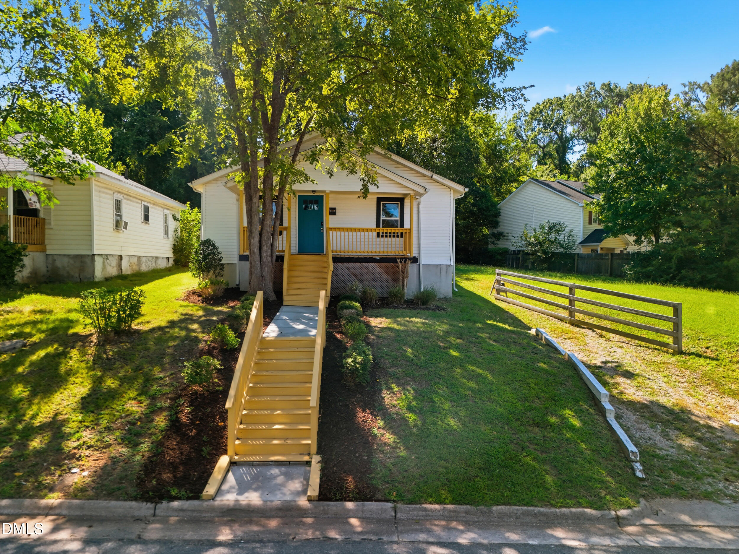 1208 Drew Street Property Photo 1