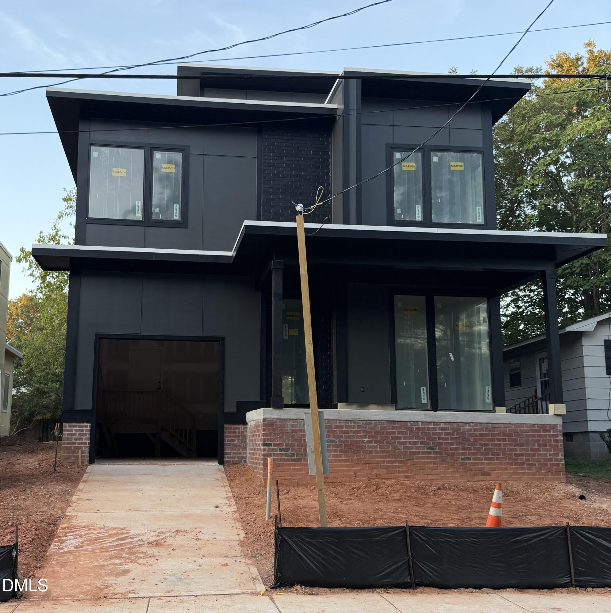814 E Davie Street Property Photo 1