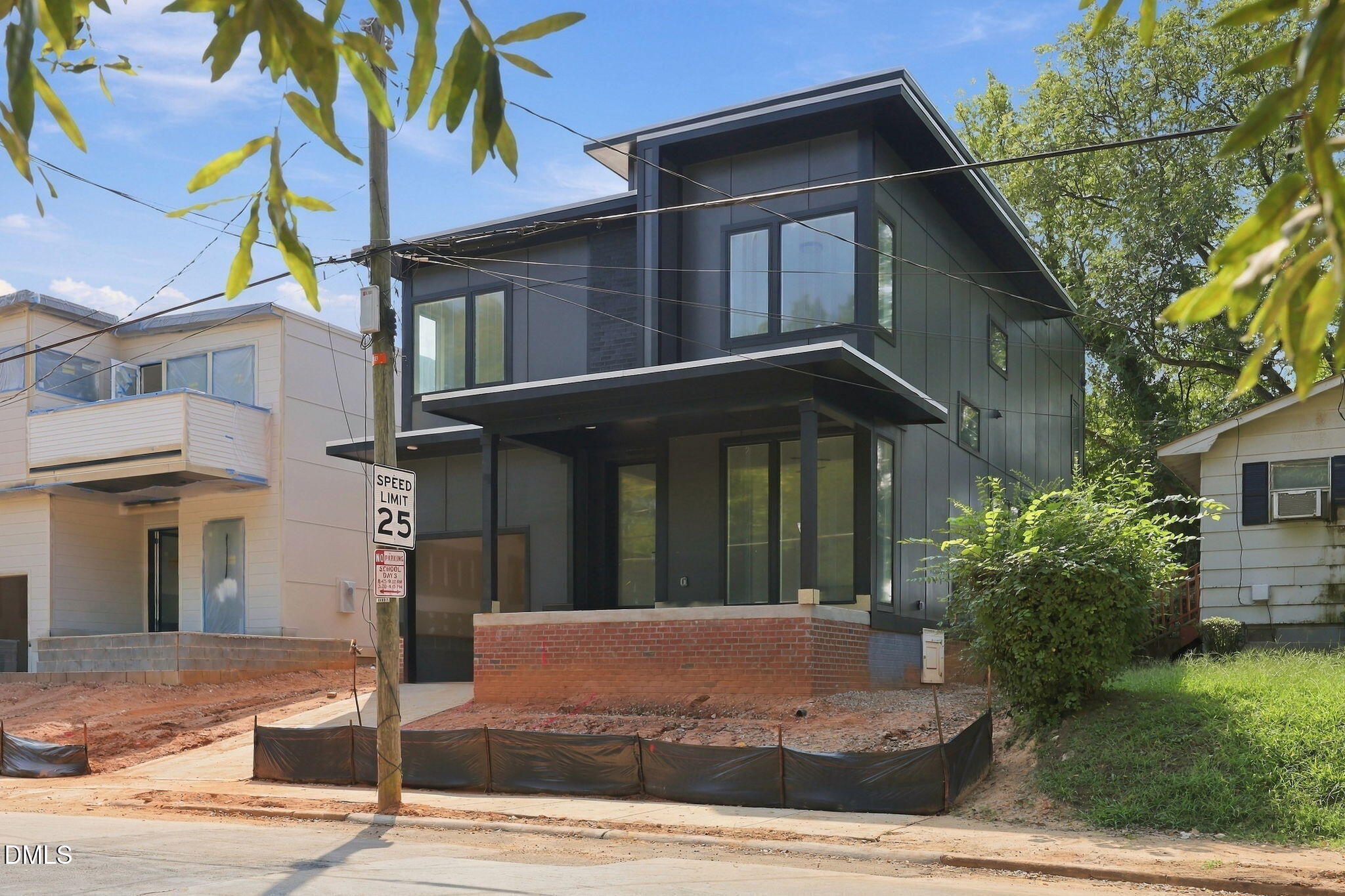 814 E Davie Street Property Photo 1