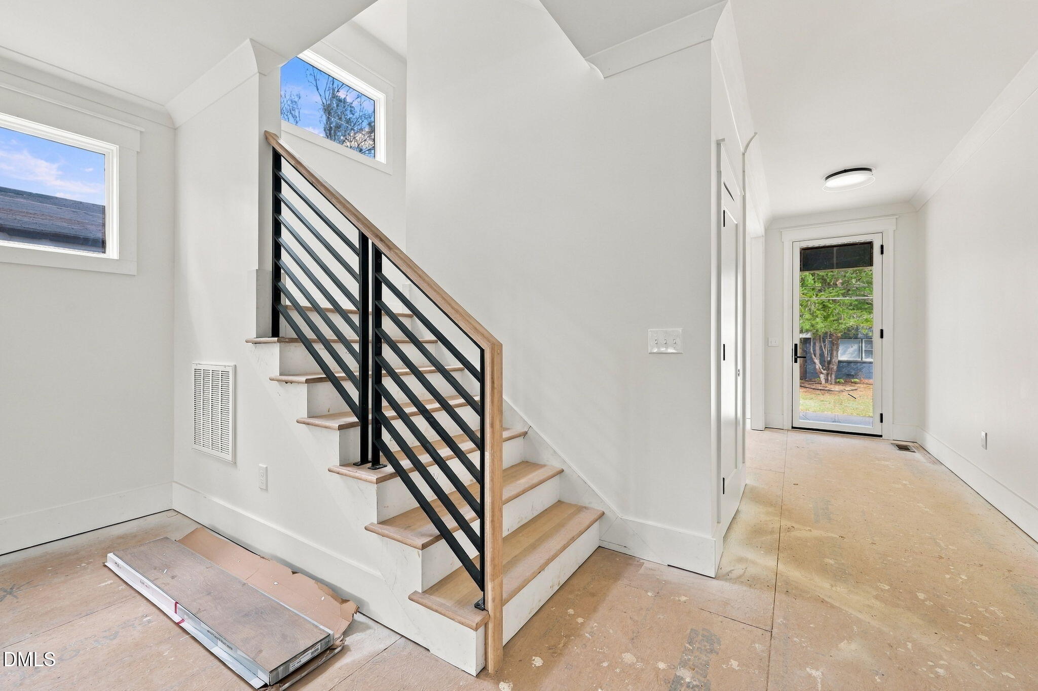 814 E Davie Street Property Photo 10
