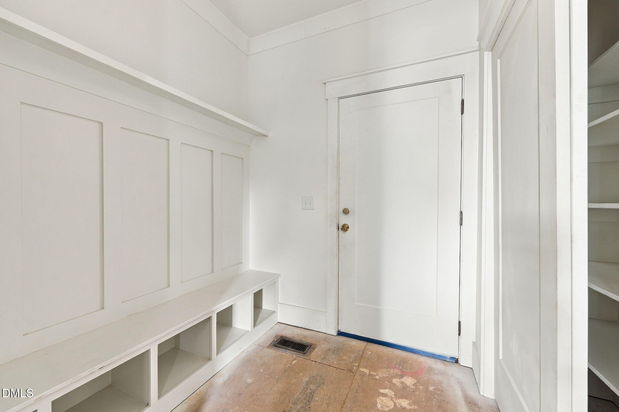 814 E Davie Street Property Photo 11