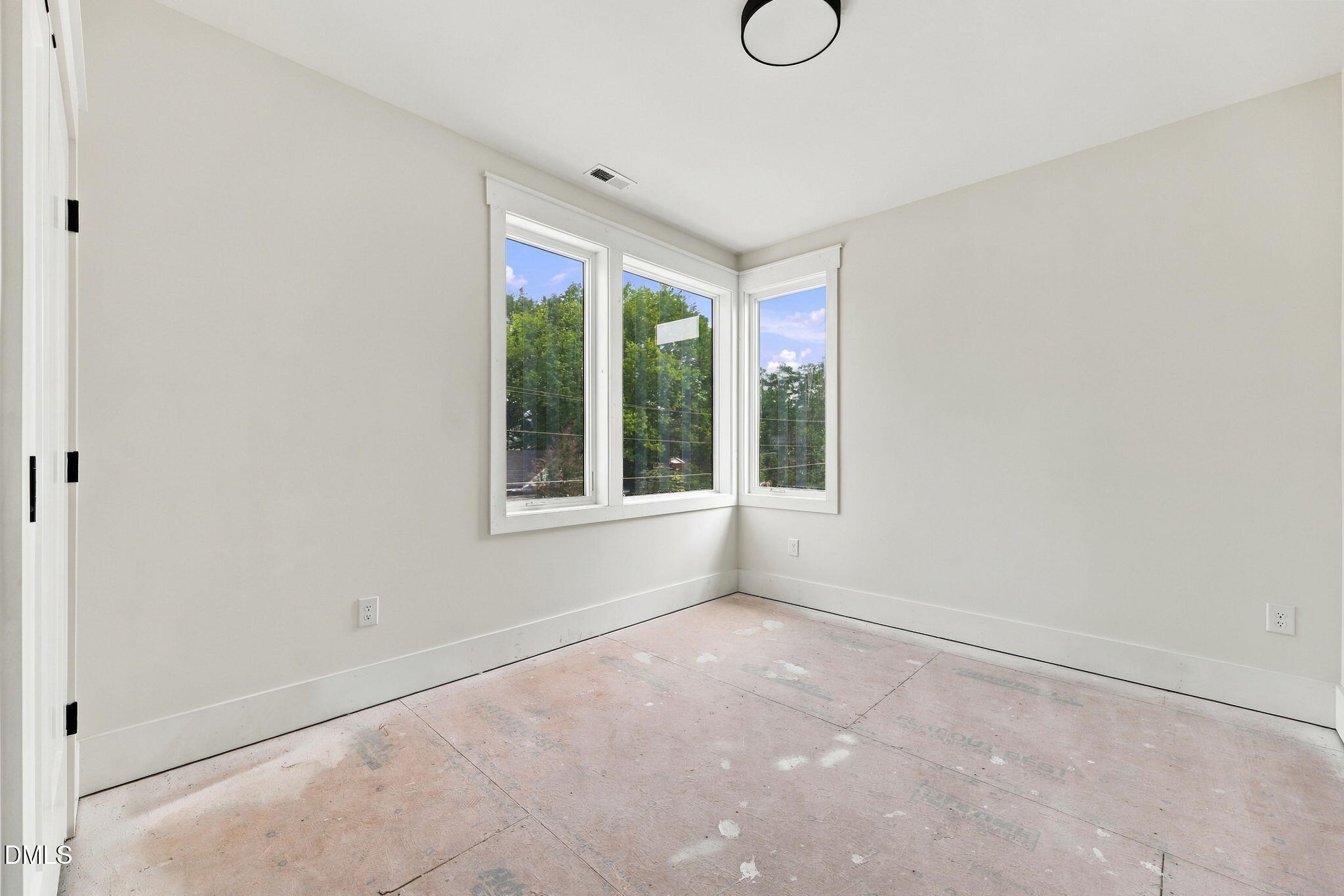 814 E Davie Street Property Photo 15