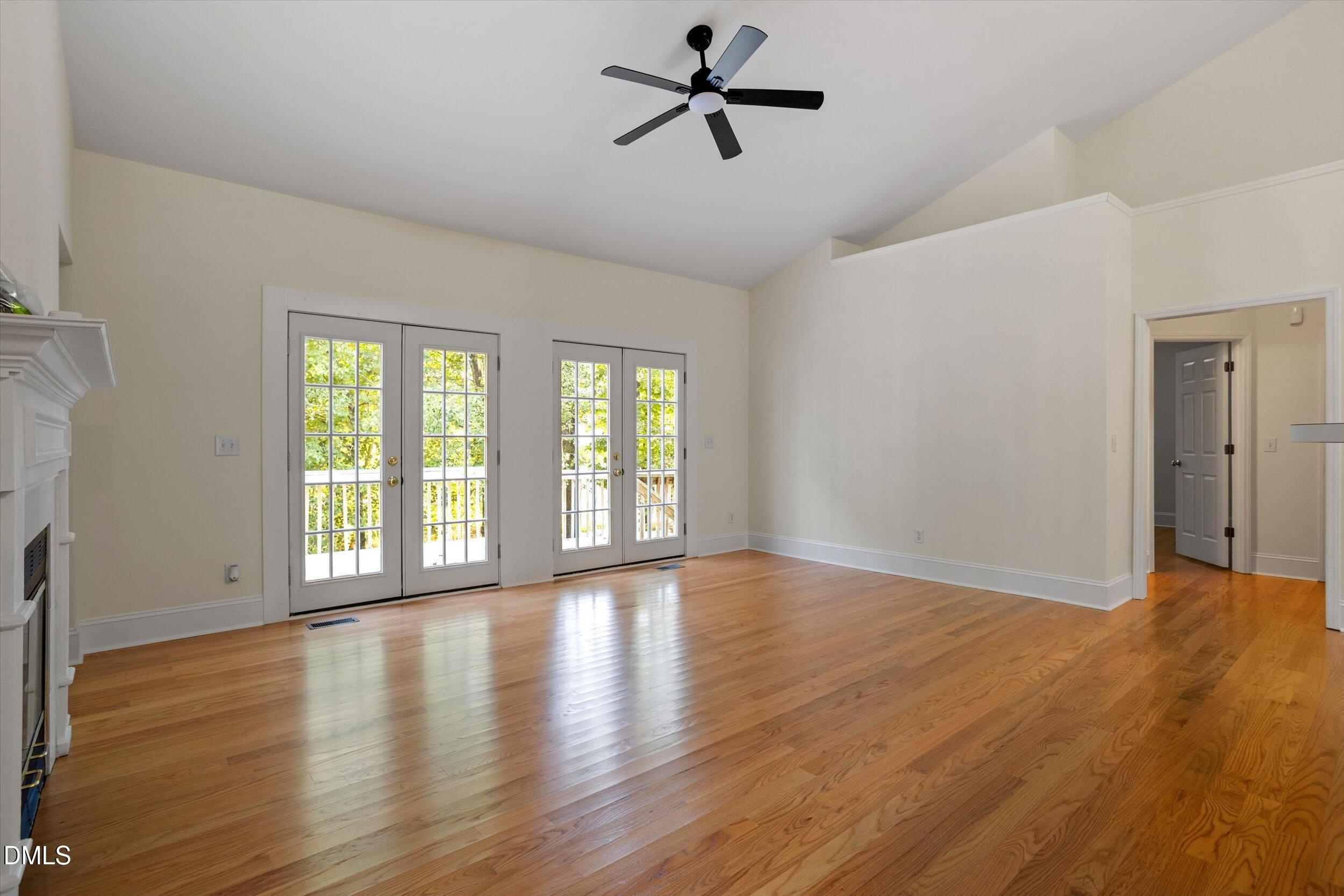 1004 Creek Haven Drive Property Photo 6