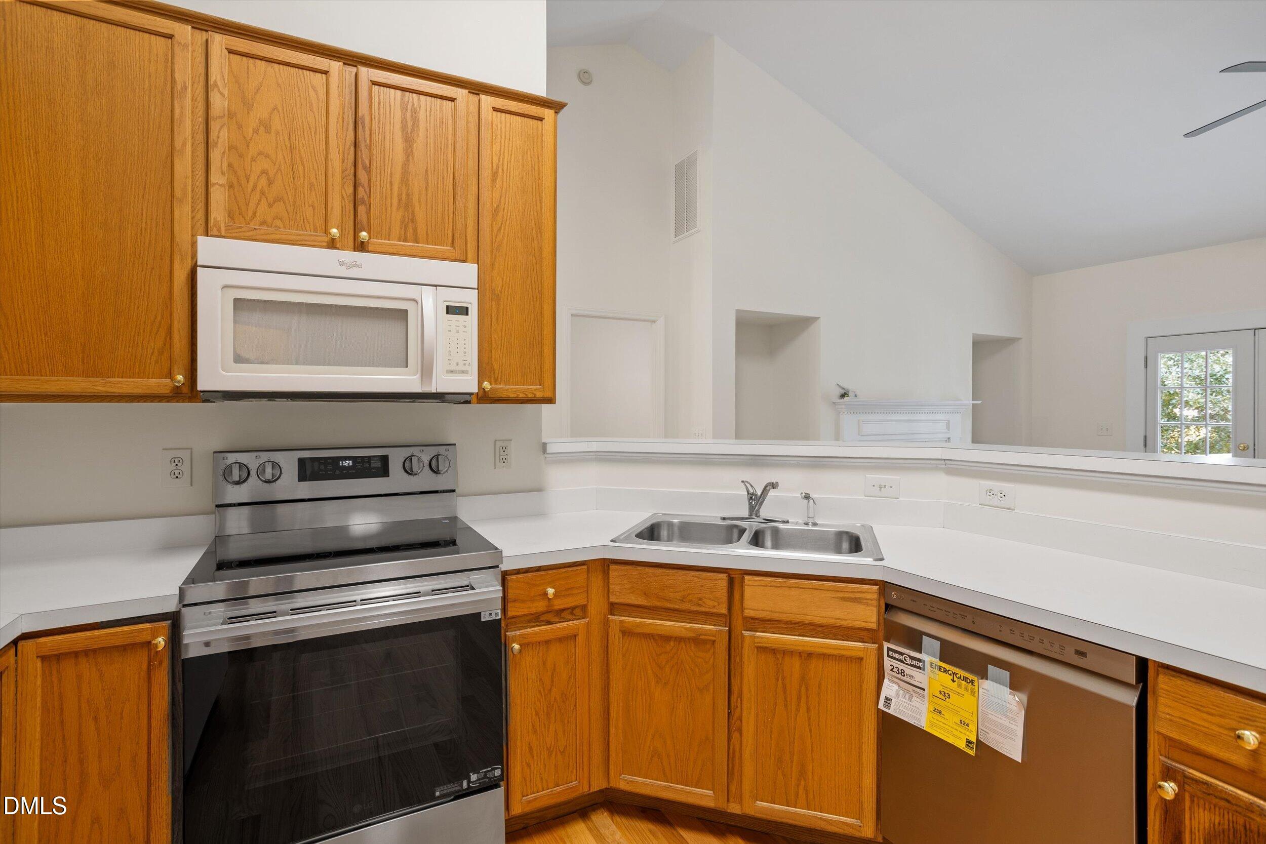 1004 Creek Haven Drive Property Photo 16