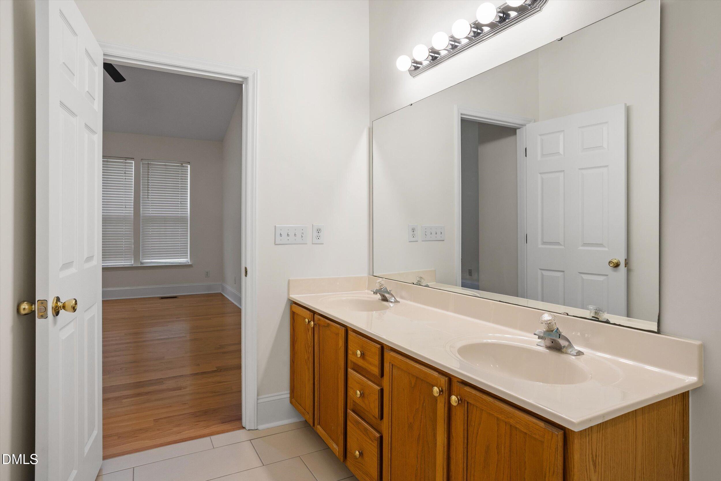 1004 Creek Haven Drive Property Photo 20