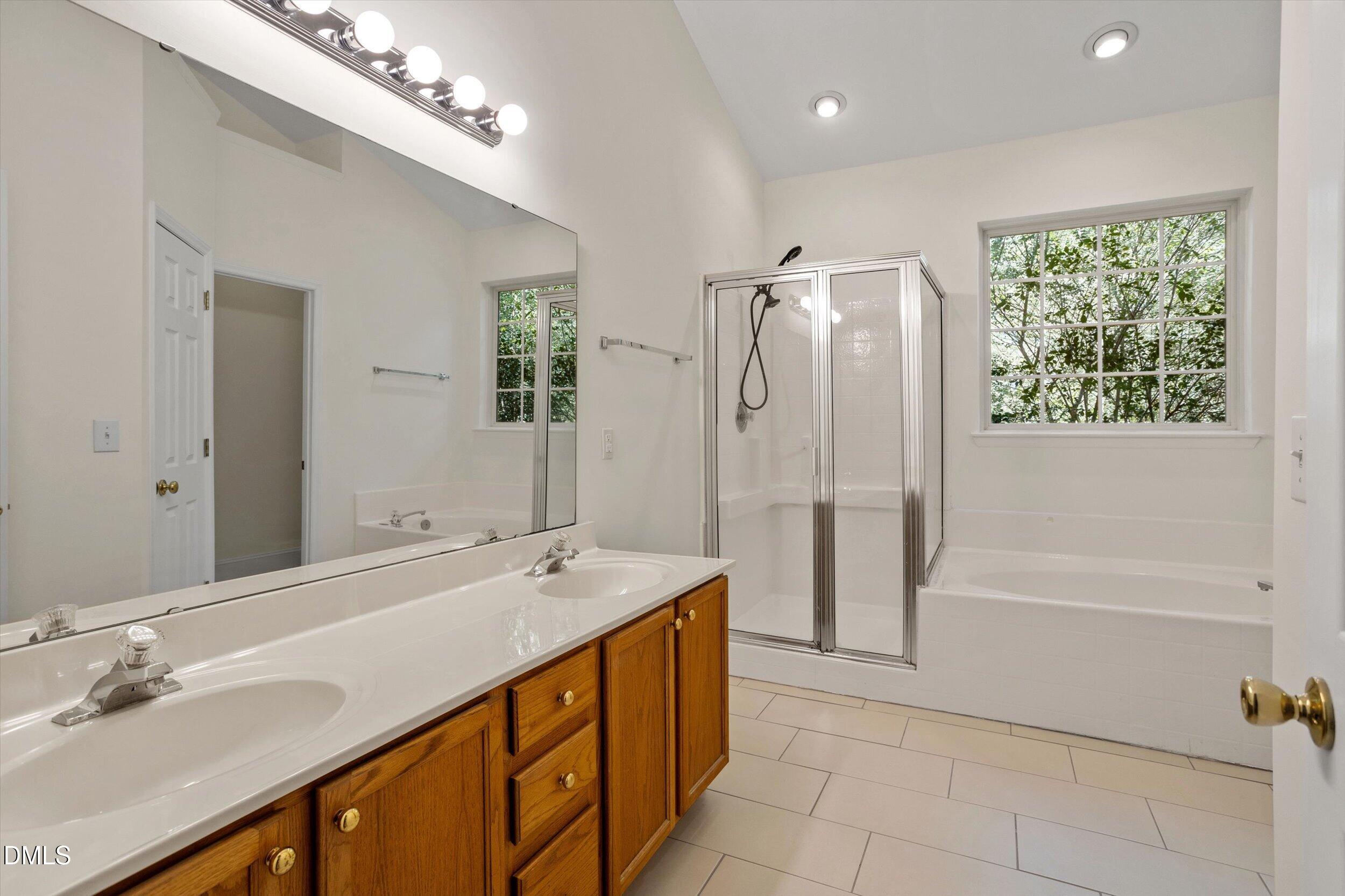 1004 Creek Haven Drive Property Photo 22