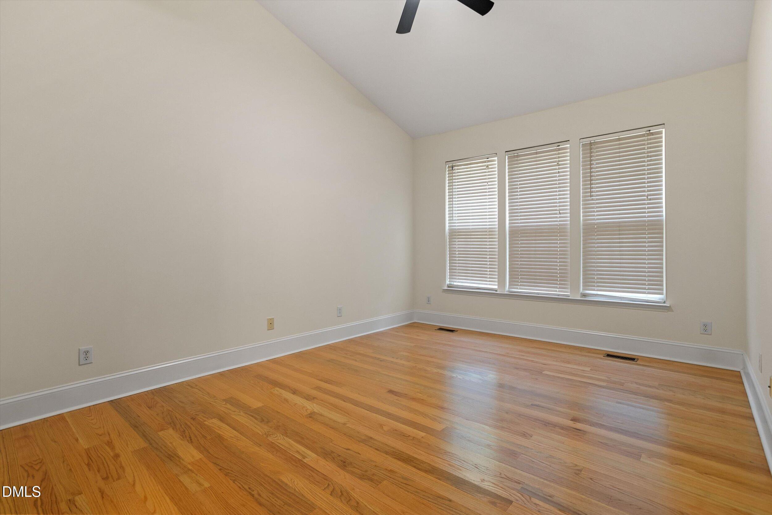 1004 Creek Haven Drive Property Photo 25
