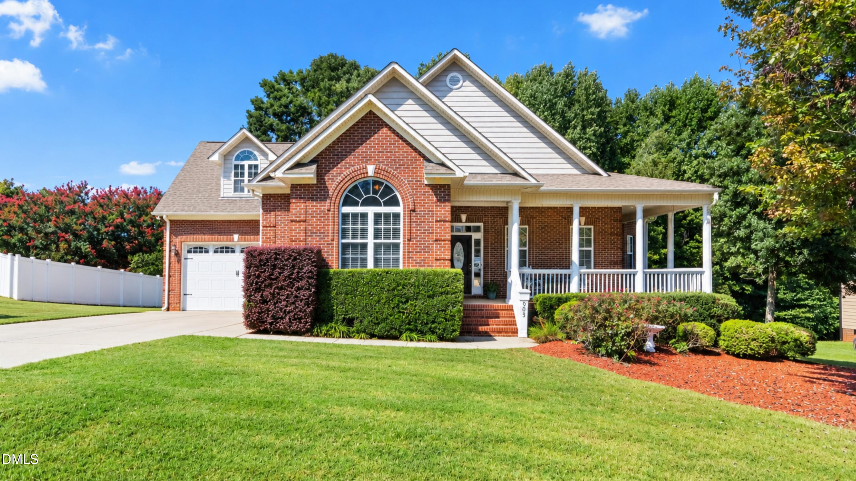 505 River Knoll Drive Property Photo 1