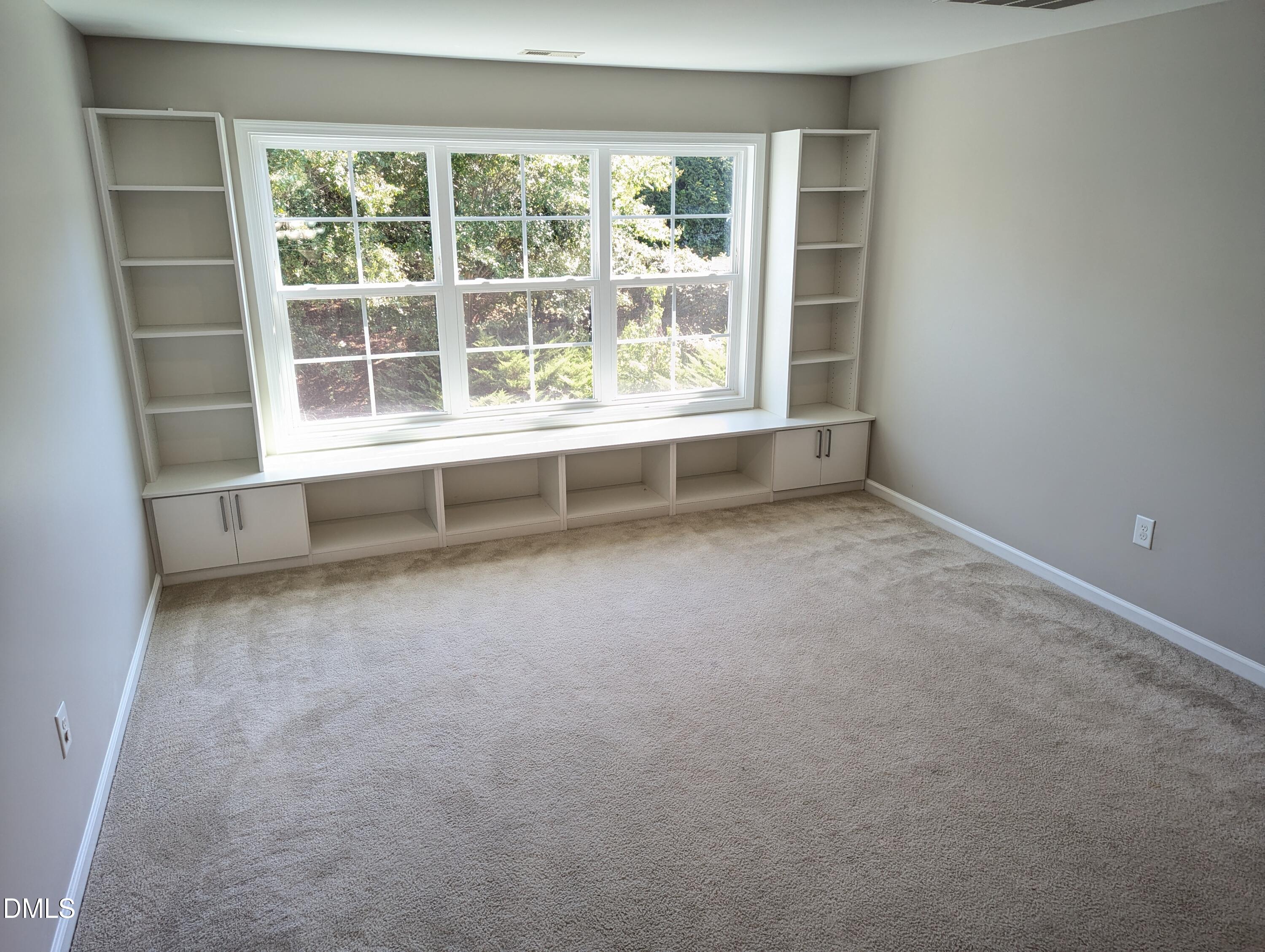 228 Strolling Way Property Photo 12