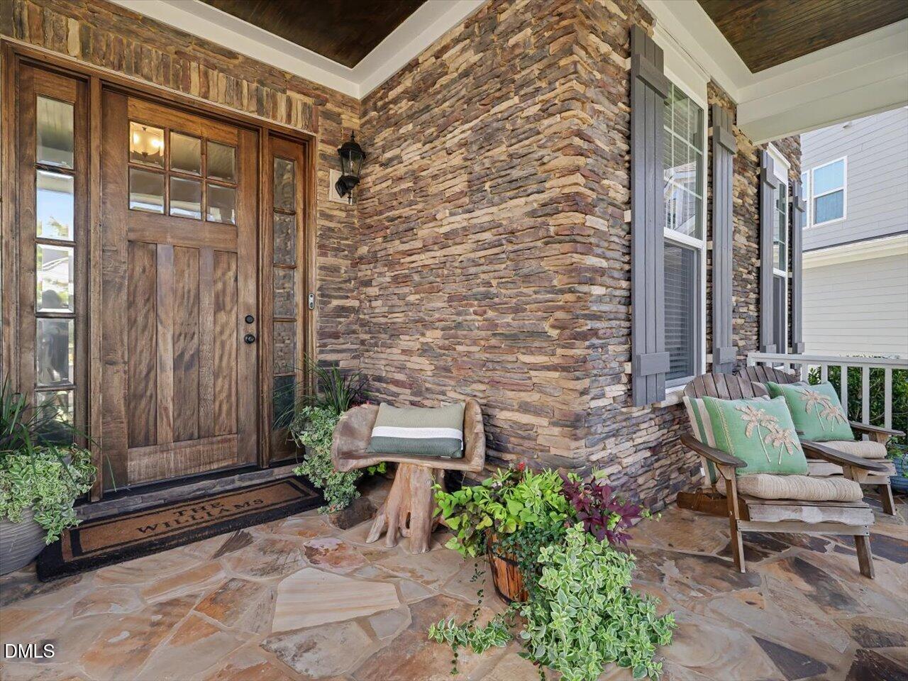 137 Treeline Court Property Photo 8