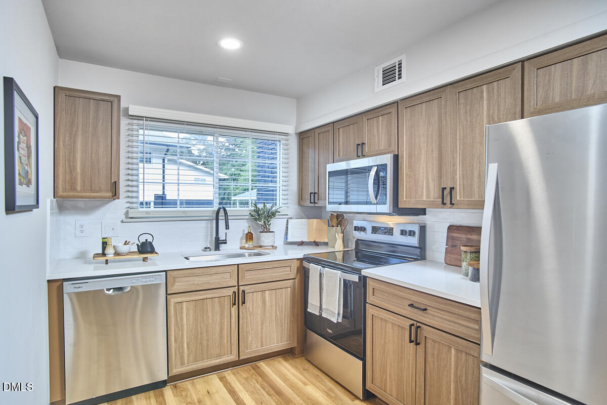 2613 Mcneil Street B Property Photo 16