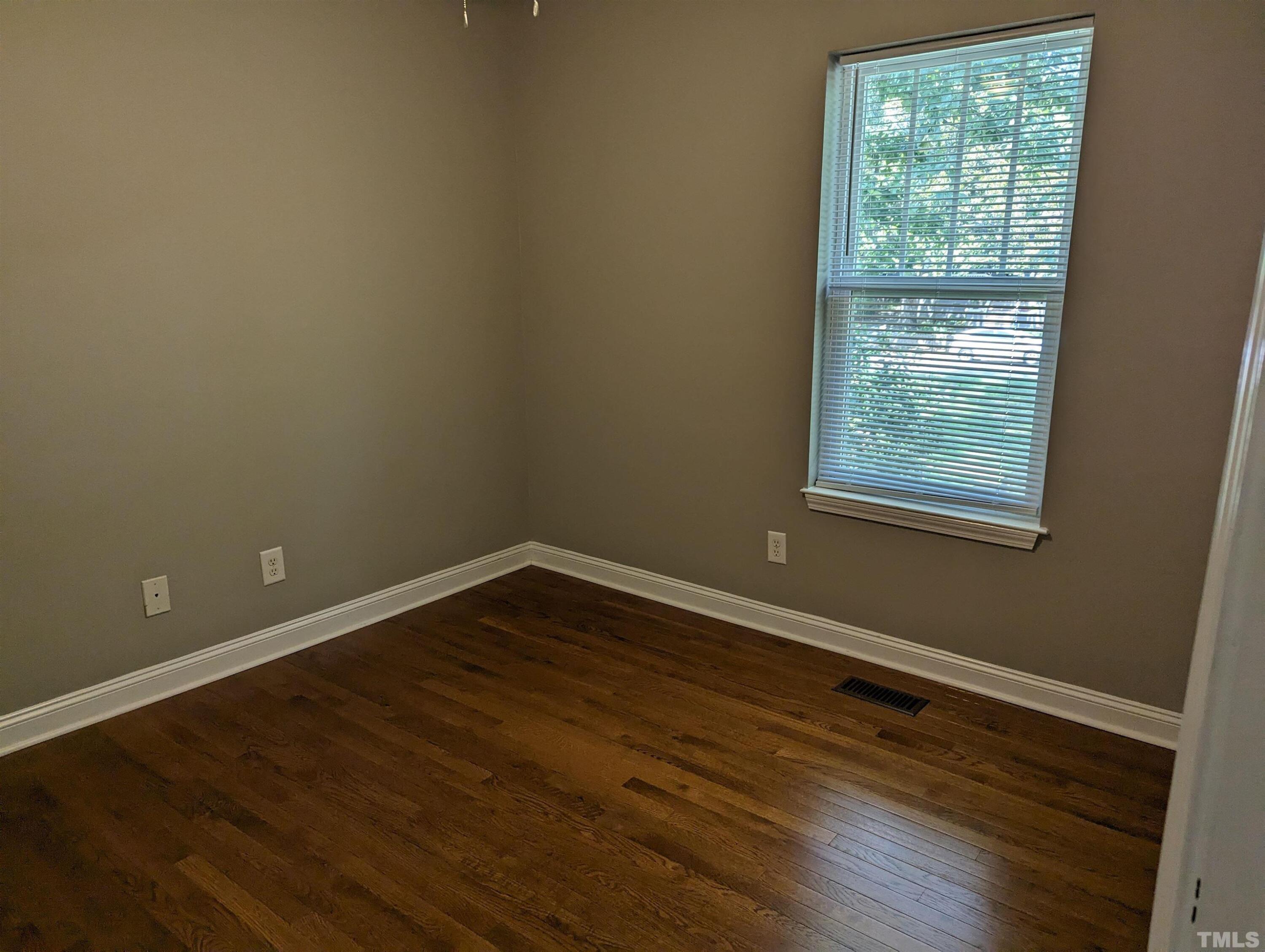 608 N Maple Street Property Photo 12