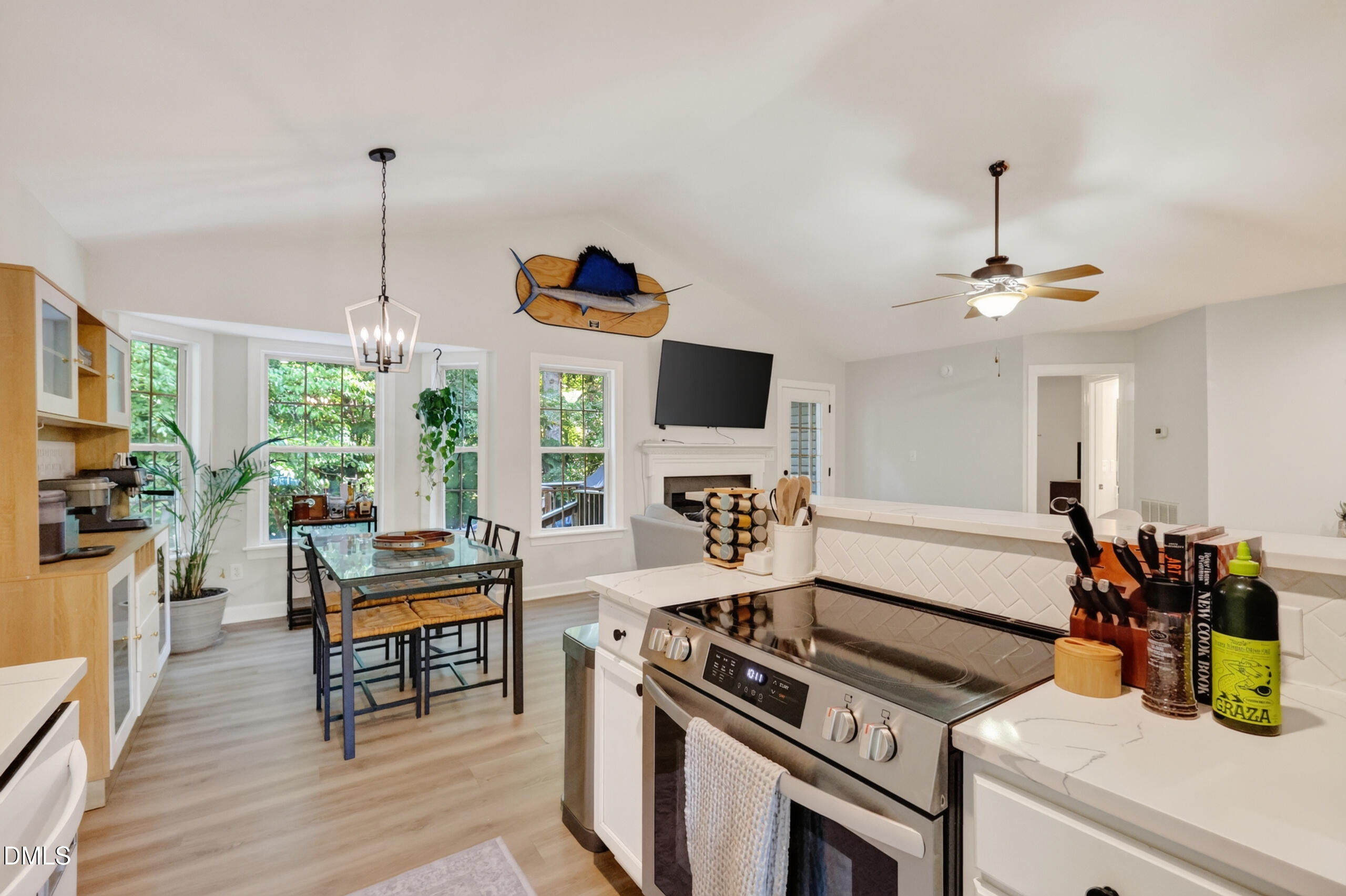 636 Harris Point Way Property Photo 12
