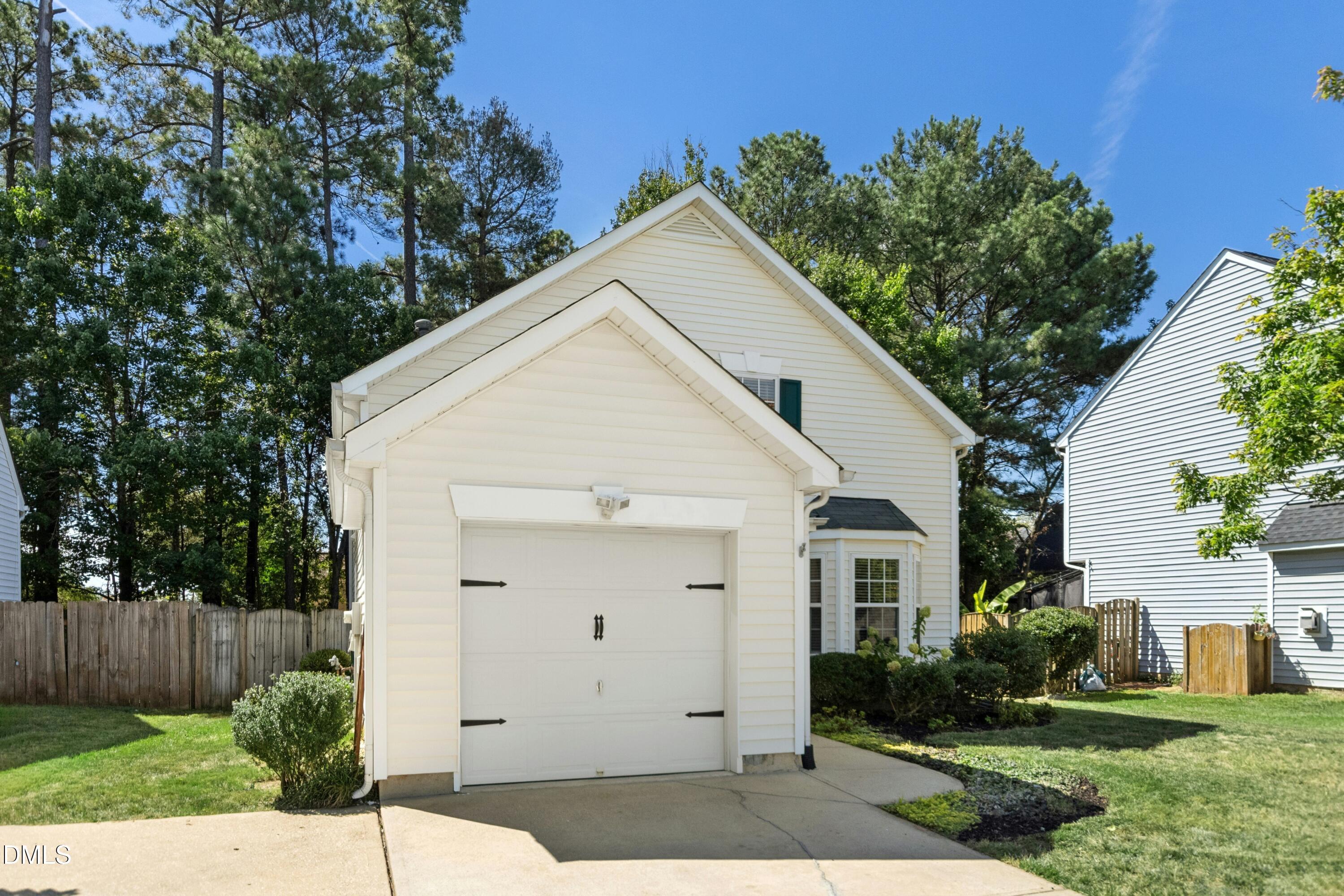 201 Taylor Glen Drive Property Photo 2
