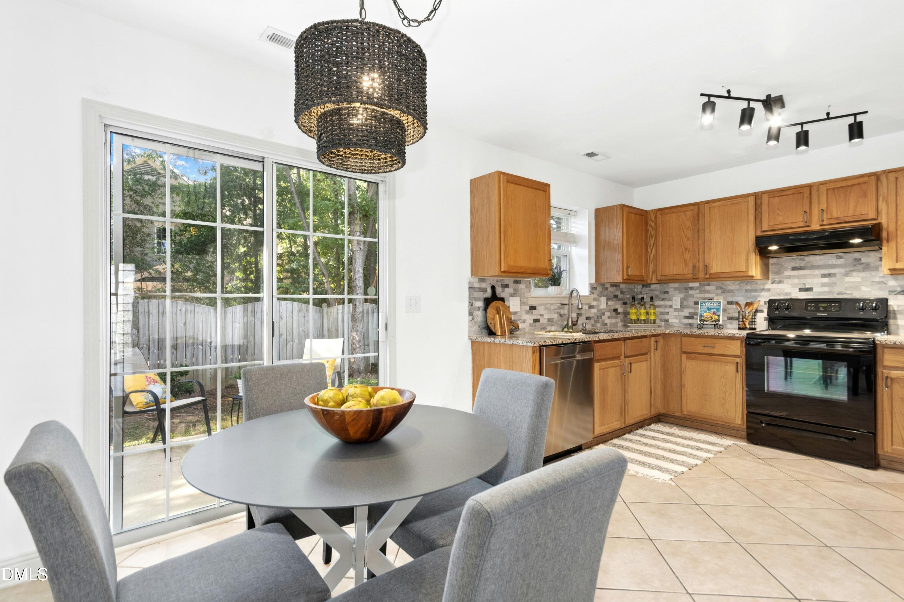 201 Taylor Glen Drive Property Photo 8