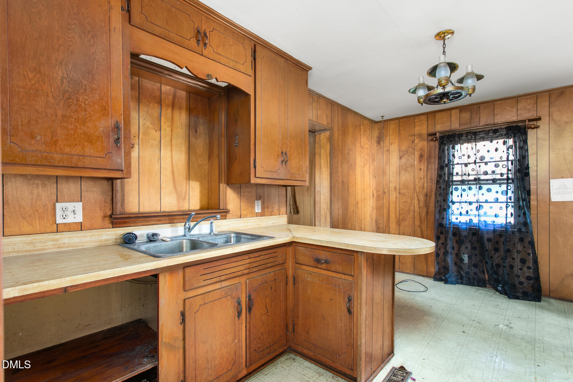 611 Mendel Terrace Property Photo 11