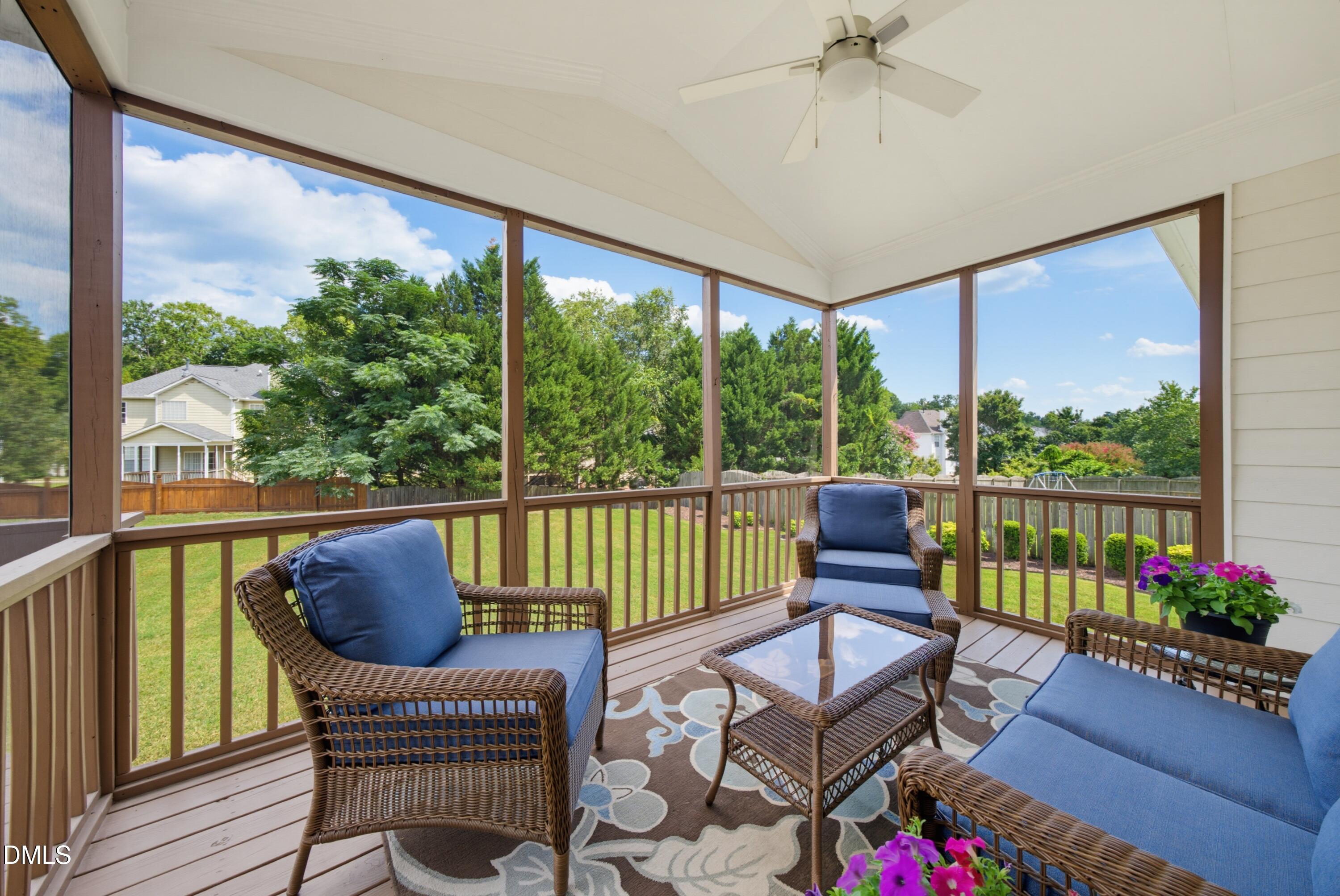 1022 Delta River Way Property Photo 4