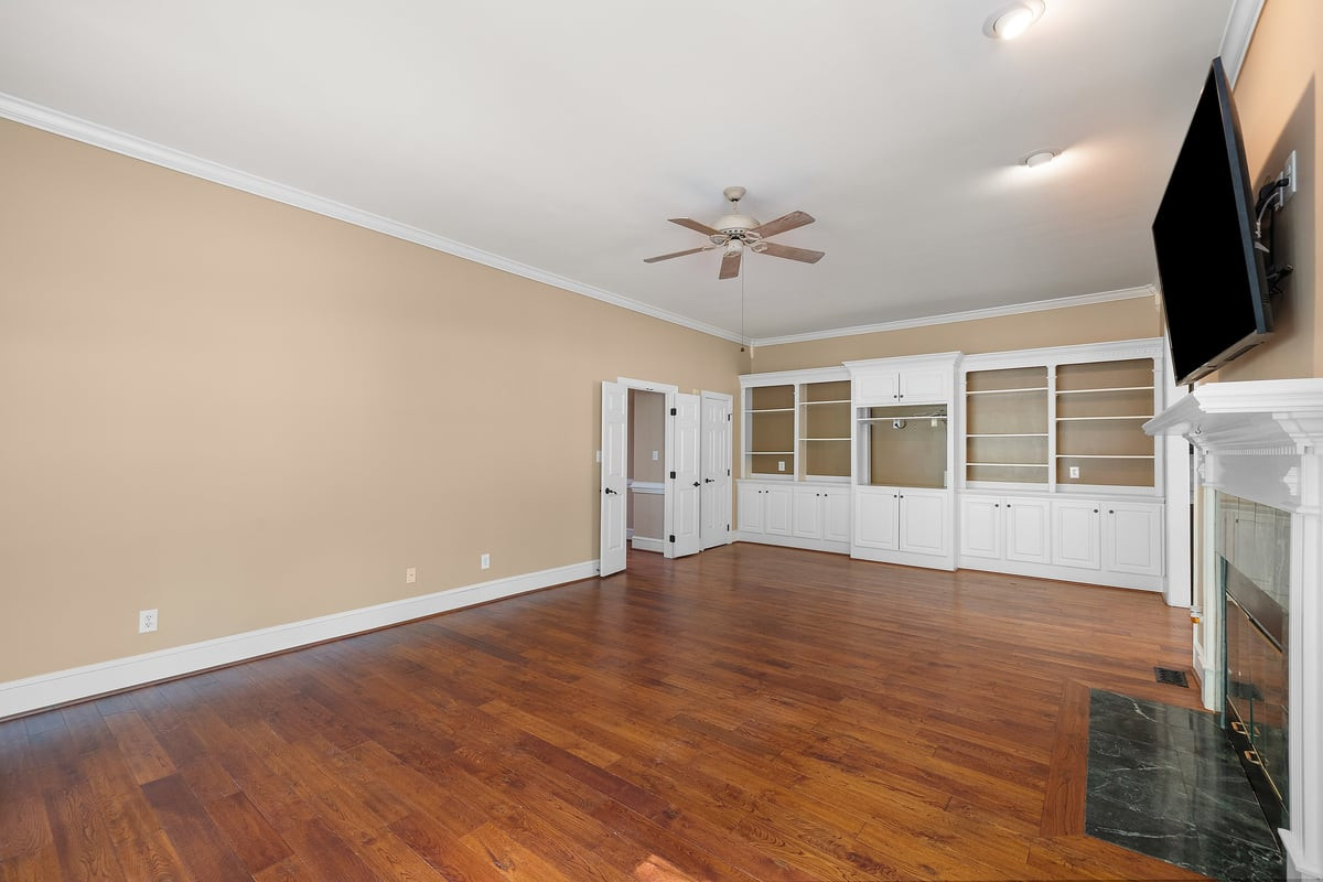 9017 Wildwood Links Street Property Photo 14