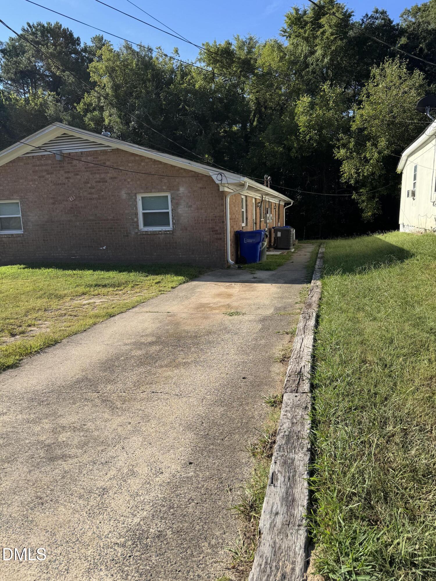 518 Burlington Avenue A / B Property Photo 4