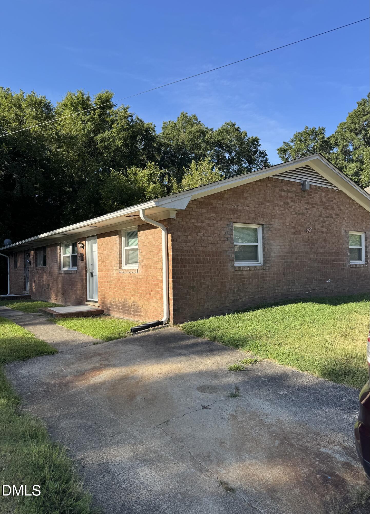 518 Burlington Avenue A / B Property Photo 6
