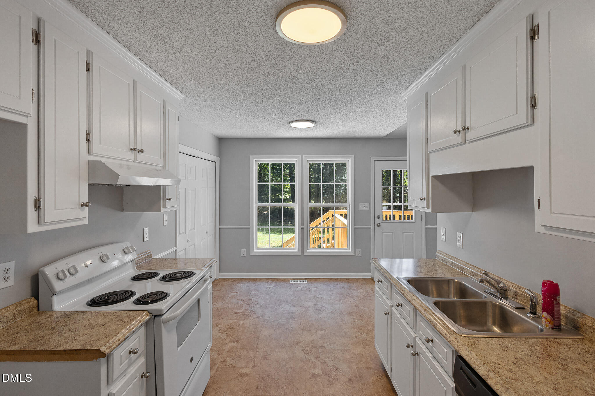 100 Southland Drive Property Photo 11