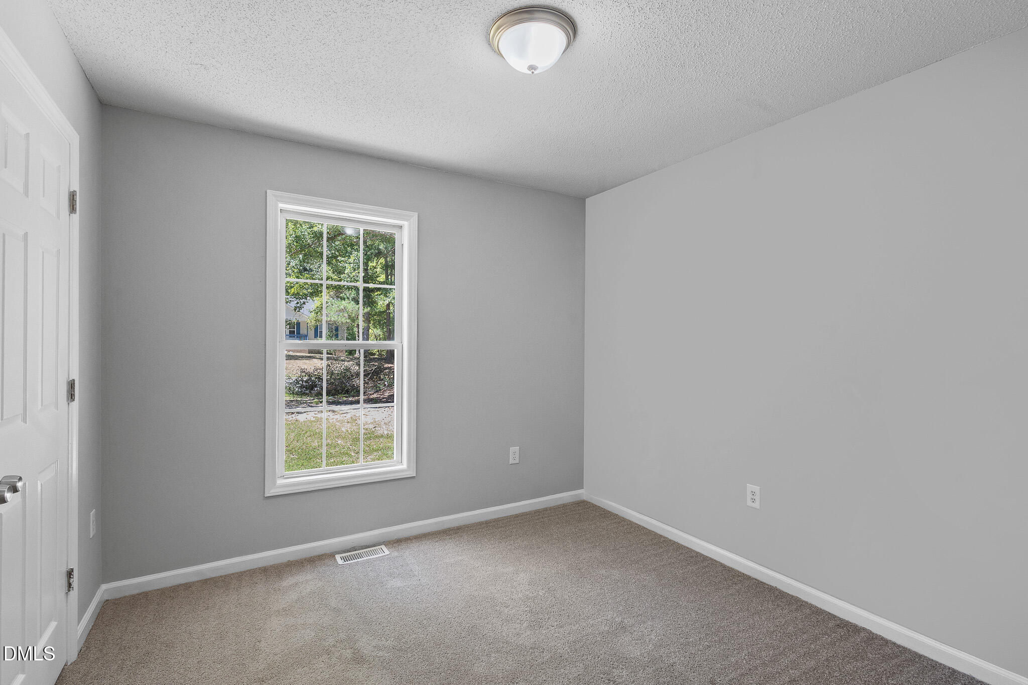 100 Southland Drive Property Photo 13