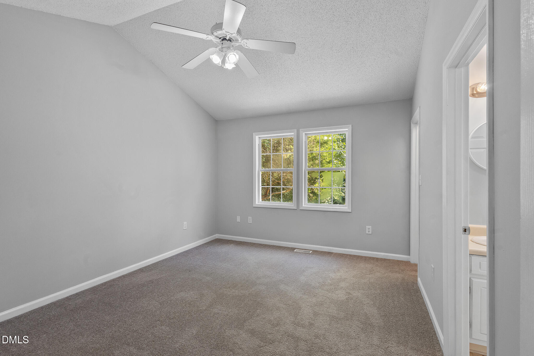 100 Southland Drive Property Photo 14