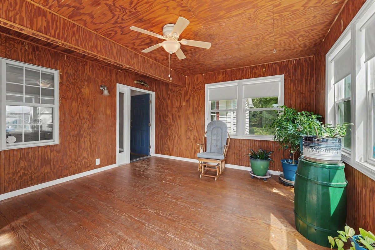 1145 Forest Glen Drive Property Photo 4