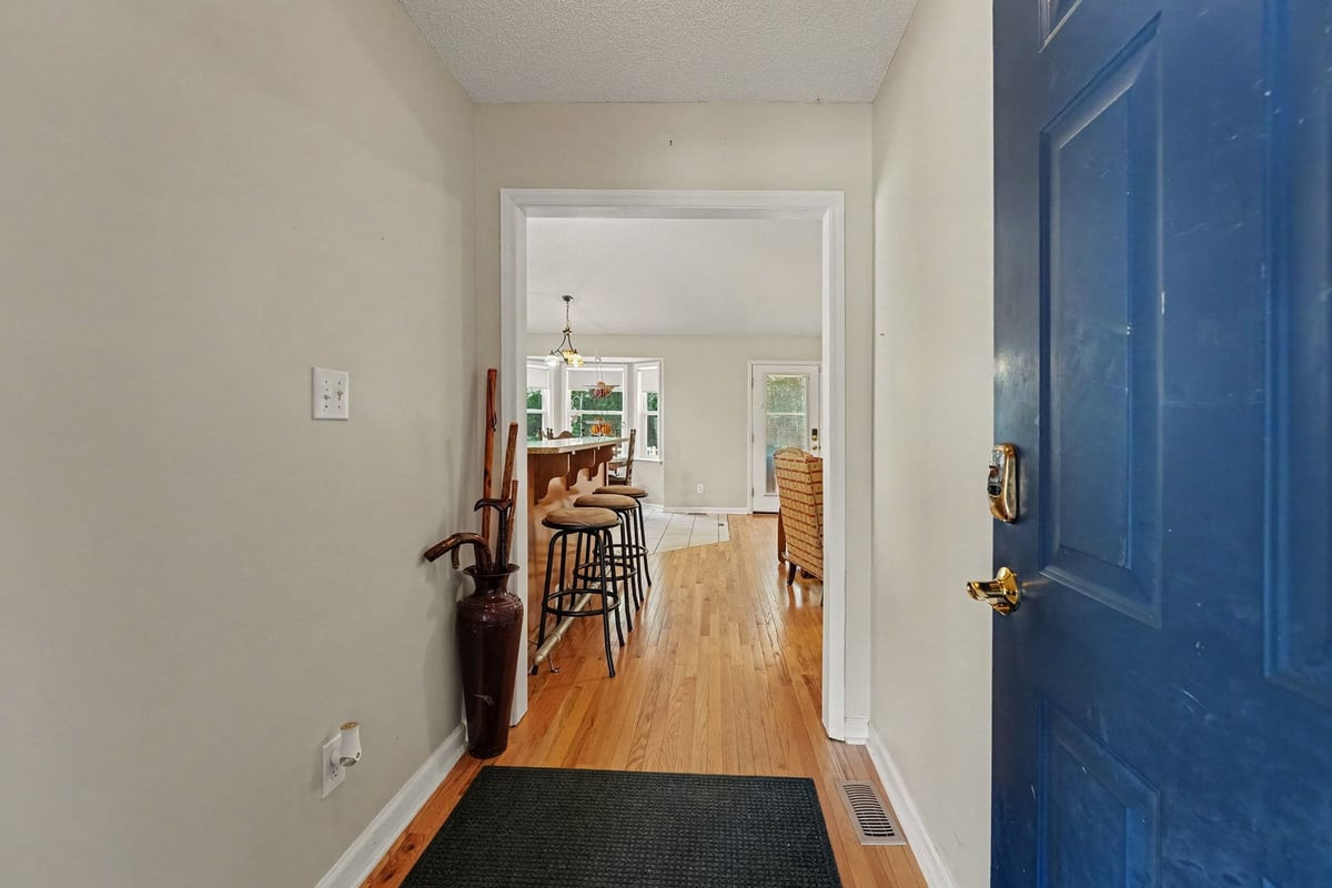 1145 Forest Glen Drive Property Photo 5