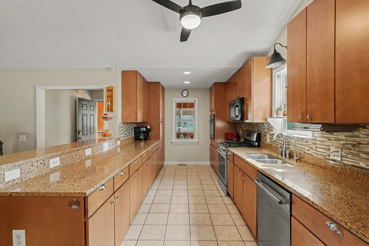 1145 Forest Glen Drive Property Photo 8